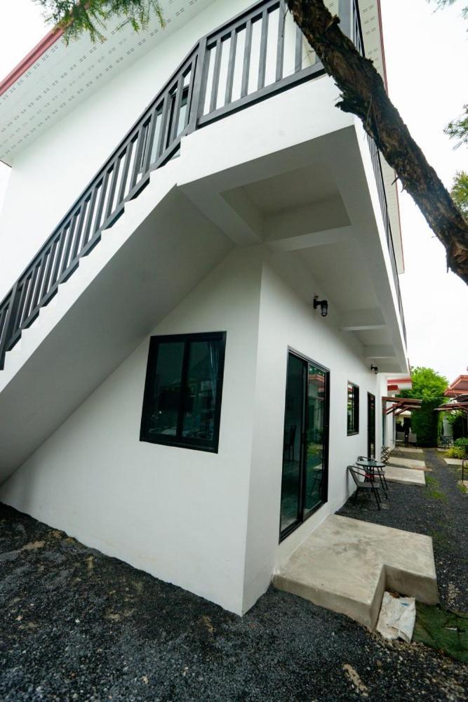 Lovely 2 Bed Share Pool Near Apartment *