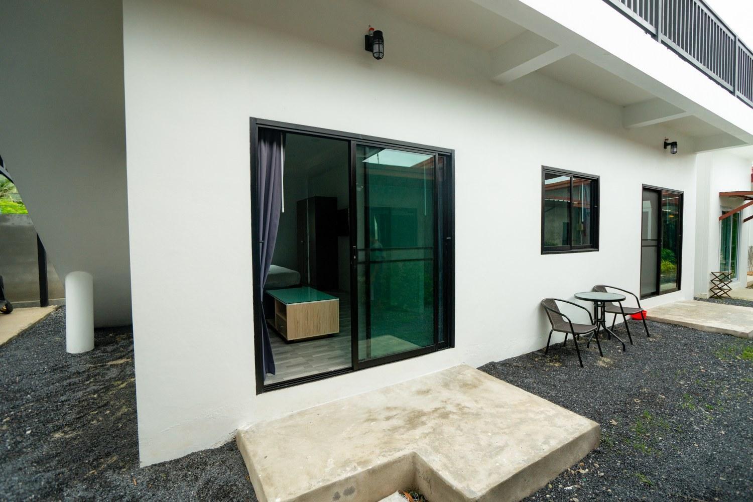 Lovely 2 Bed Share Pool Near *
