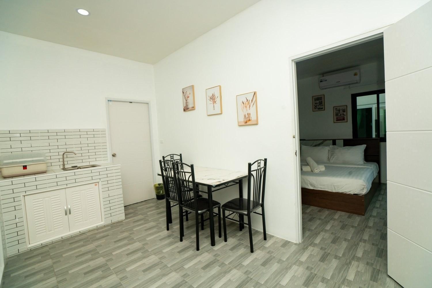 Lovely 2 Bed Share Pool Near Ban Lum Fuang