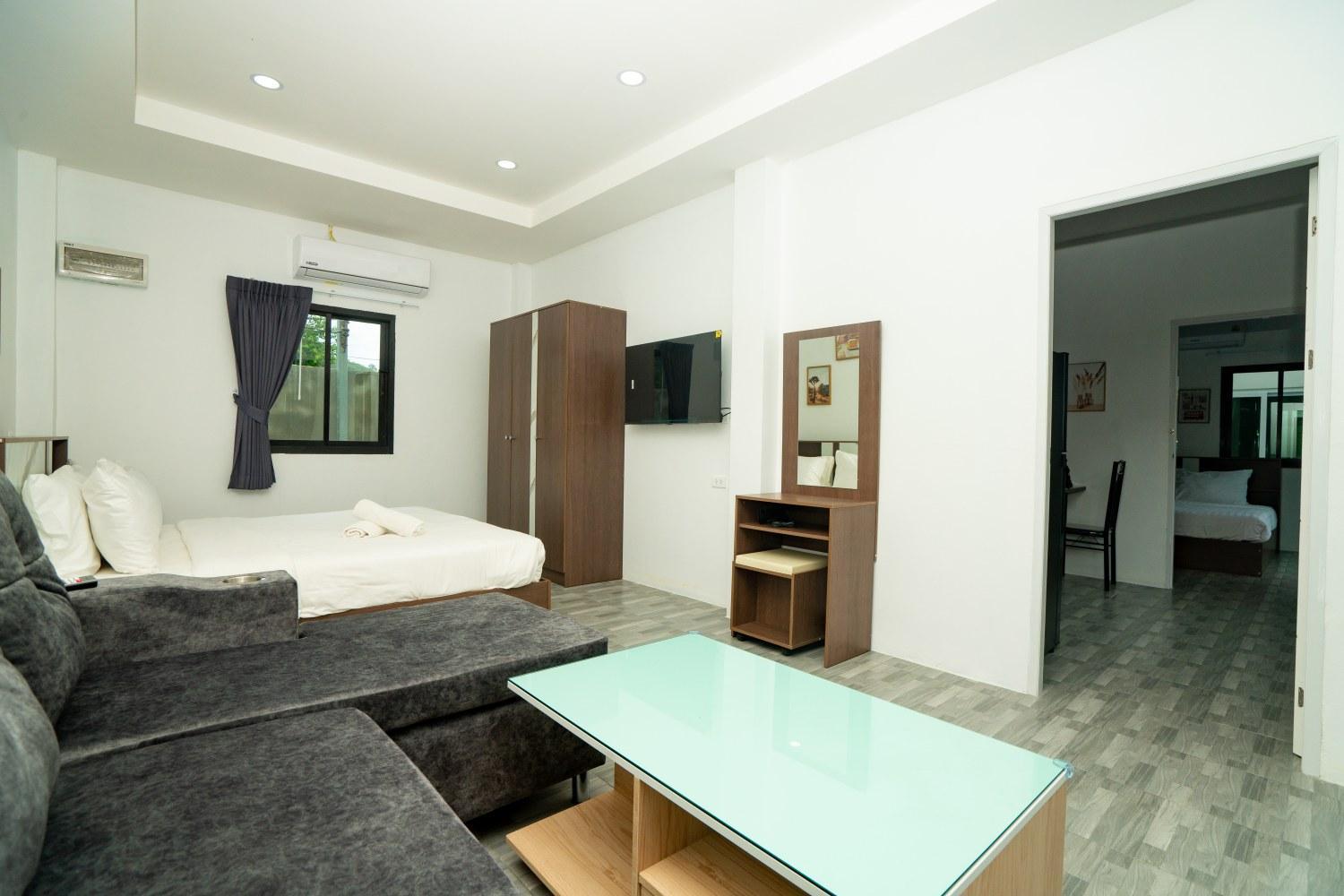 Lovely 2 Bed Share Pool Near Apartment