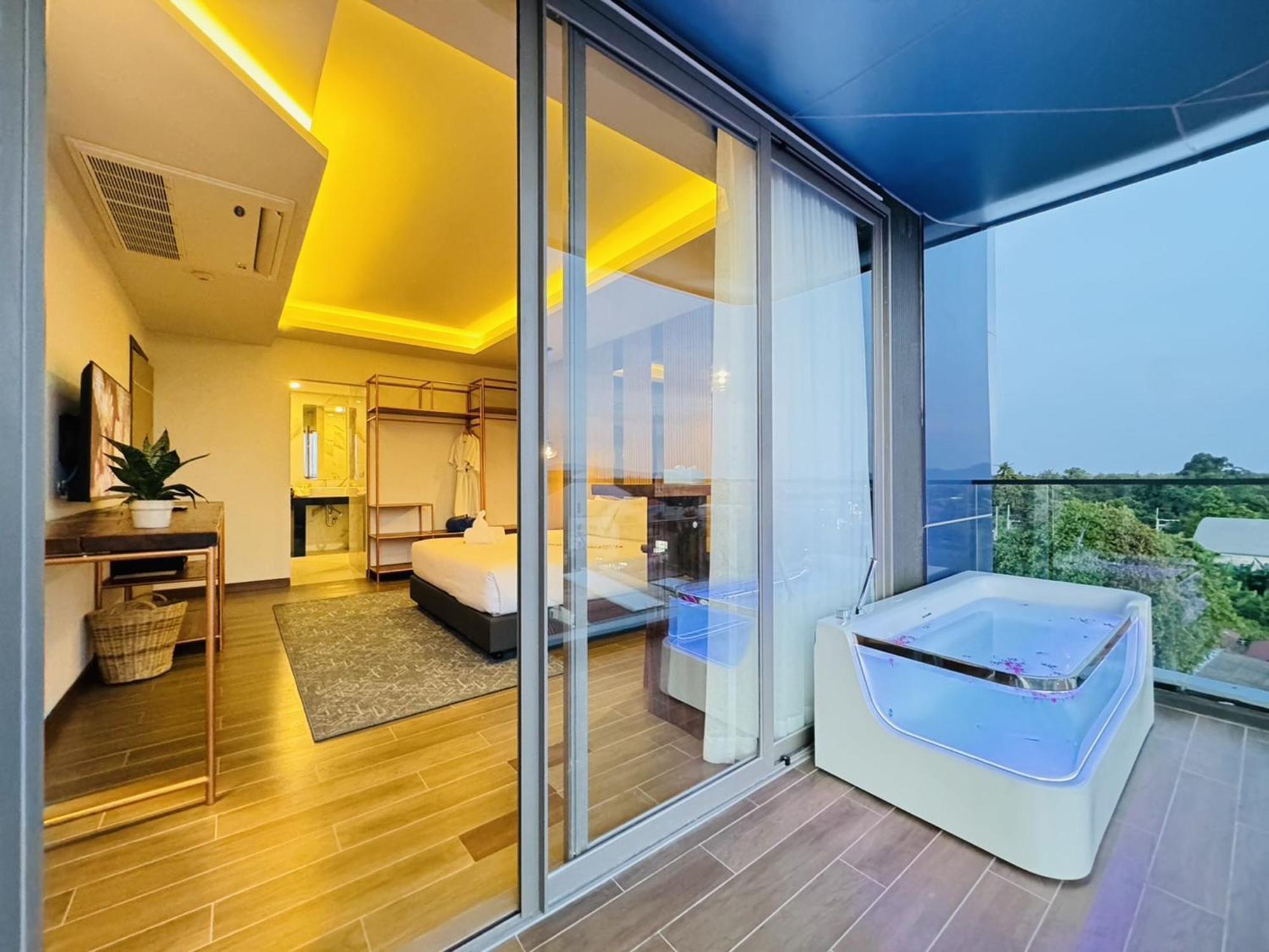 Hotel The Blue 3*