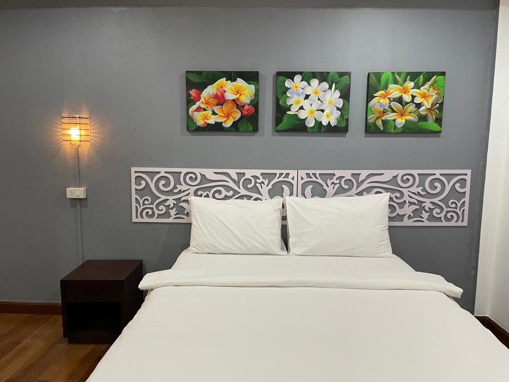 Hotel Nawaporn Place Phuket