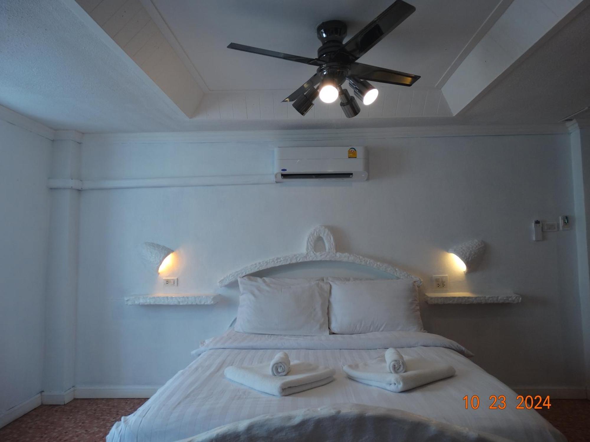 Big Boys' Bed & Burger - Hotel Patong