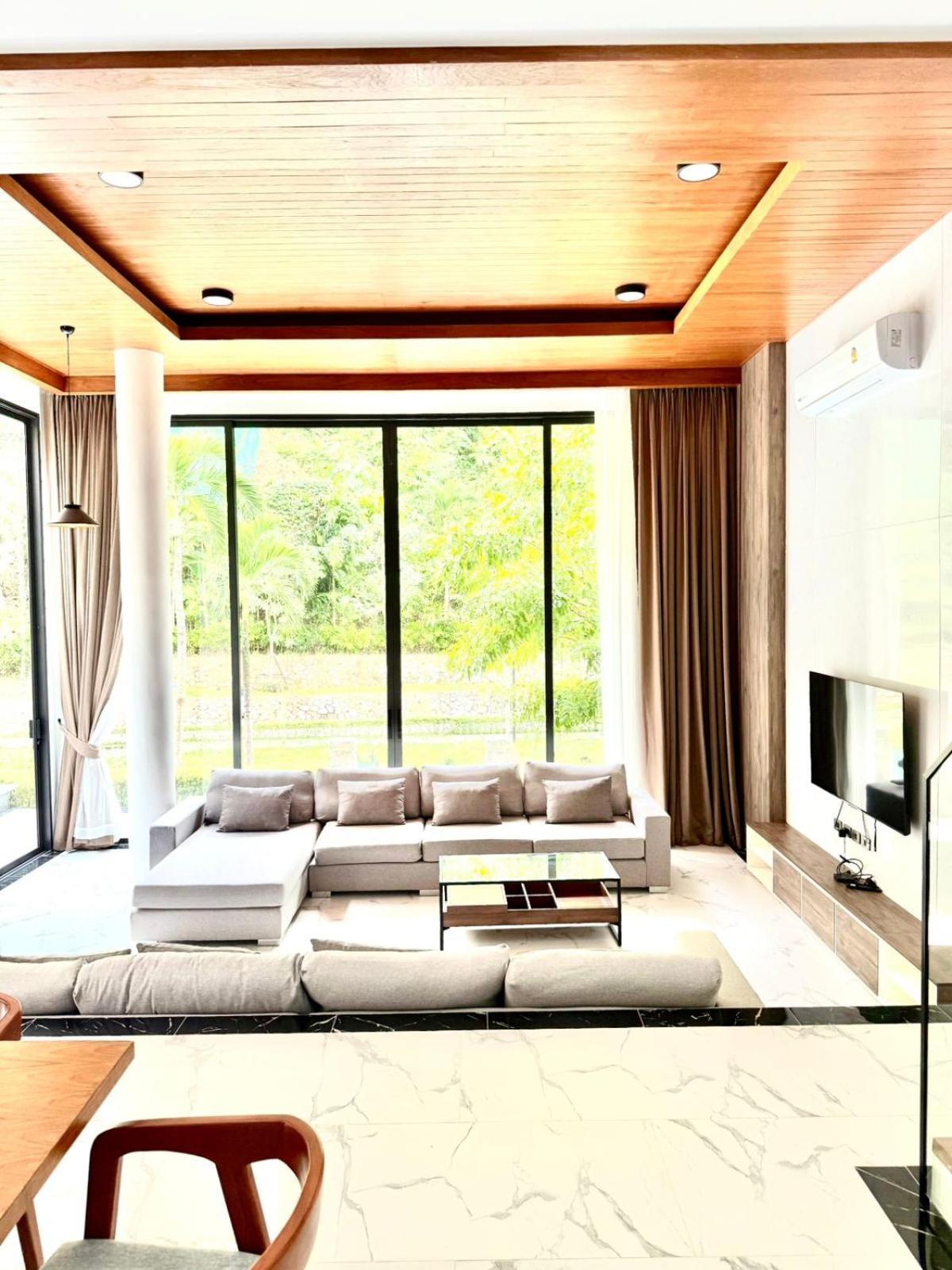 Luxury Menara * Ban Phak Chit