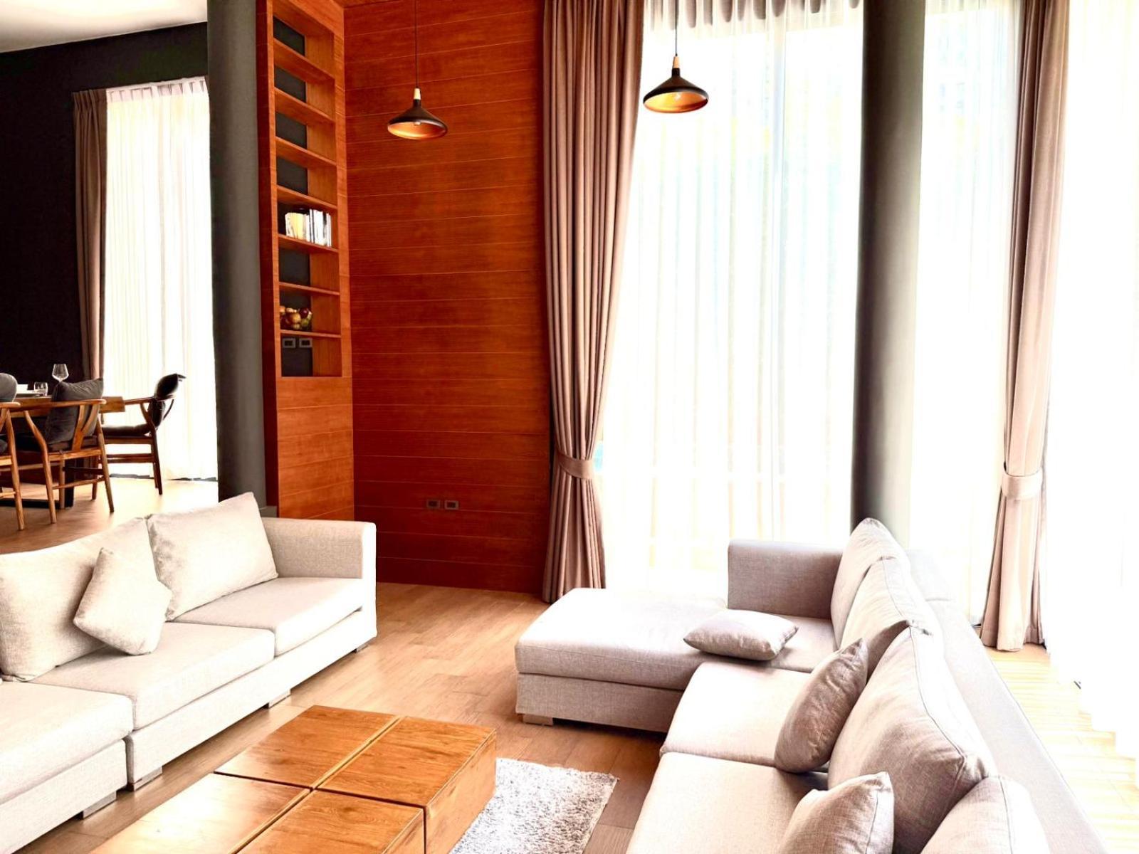 Luxury Menara * Ban Phak Chit
