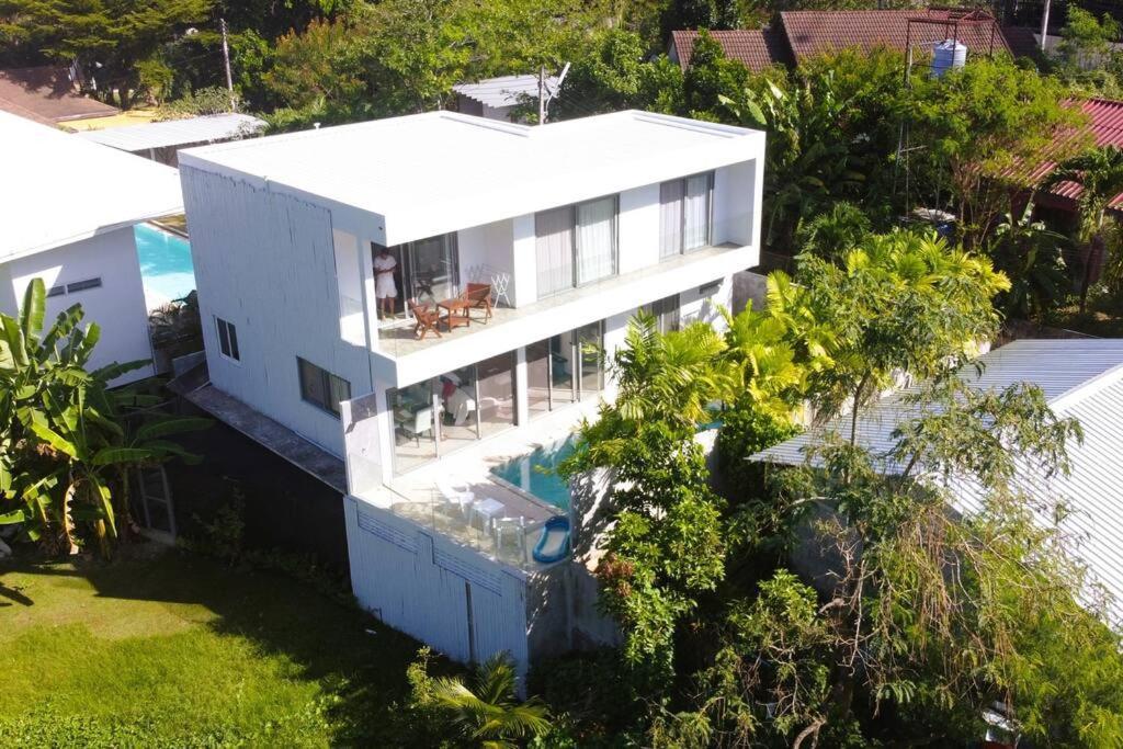 Modern Pool 3 Bedrooms Villa *
