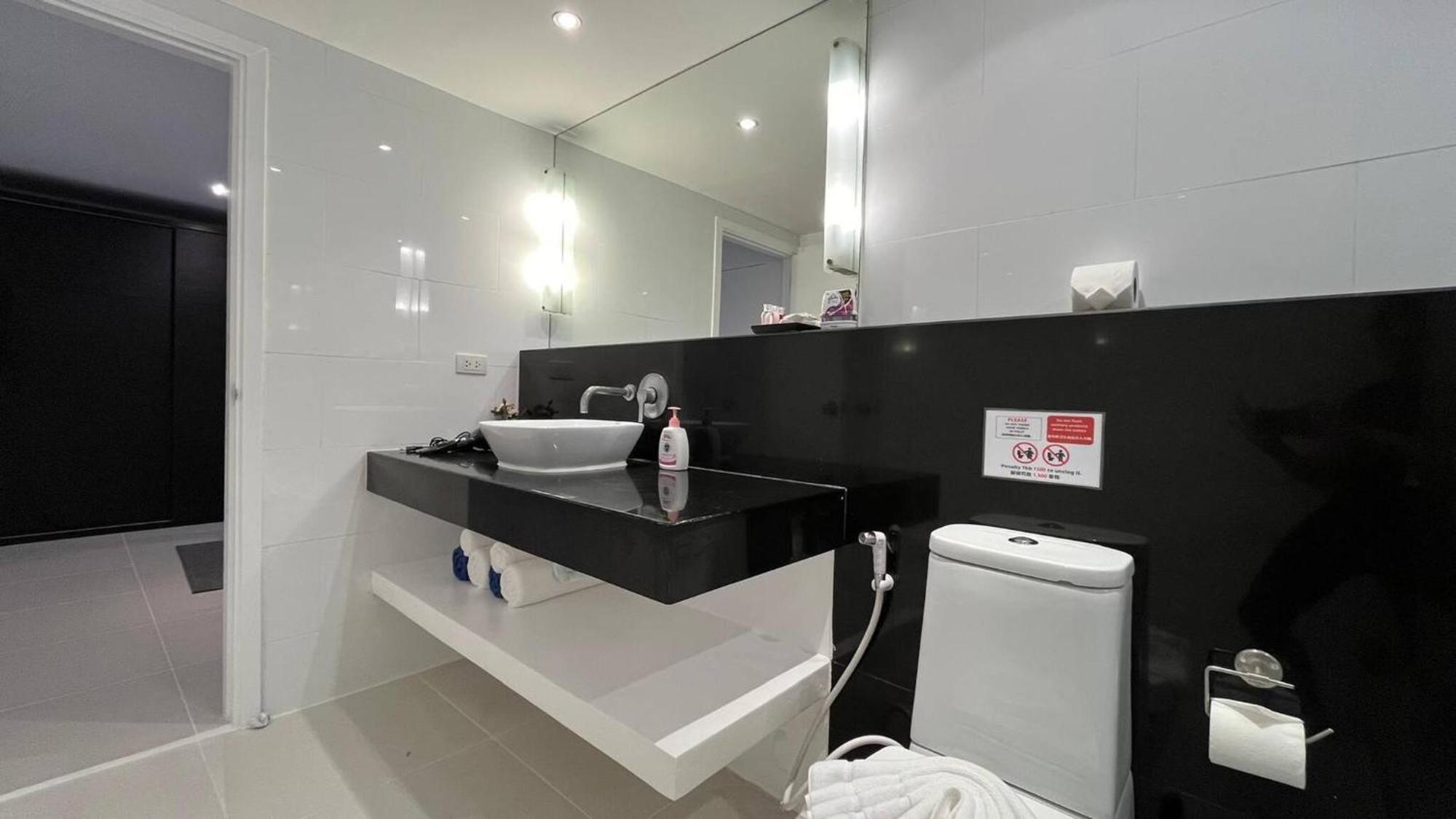 B6 - 1 Bedroom 1 Bathroom At Karon Phuket *