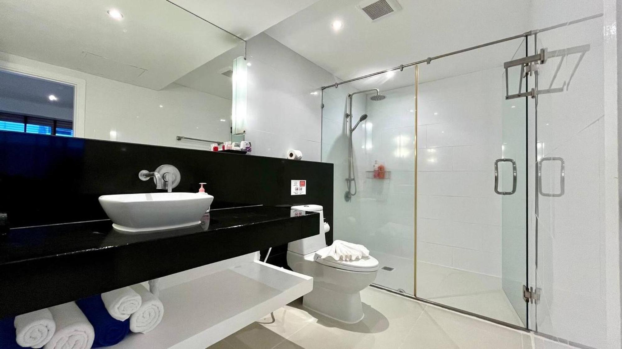 B6 - 1 Bedroom 1 Bathroom At Karon Phuket Apartment