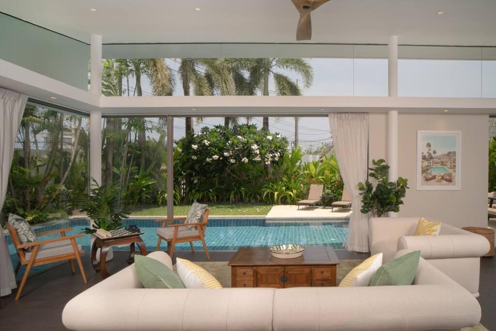 Modern Tranquillity Pool Villa, Layan Villa *
