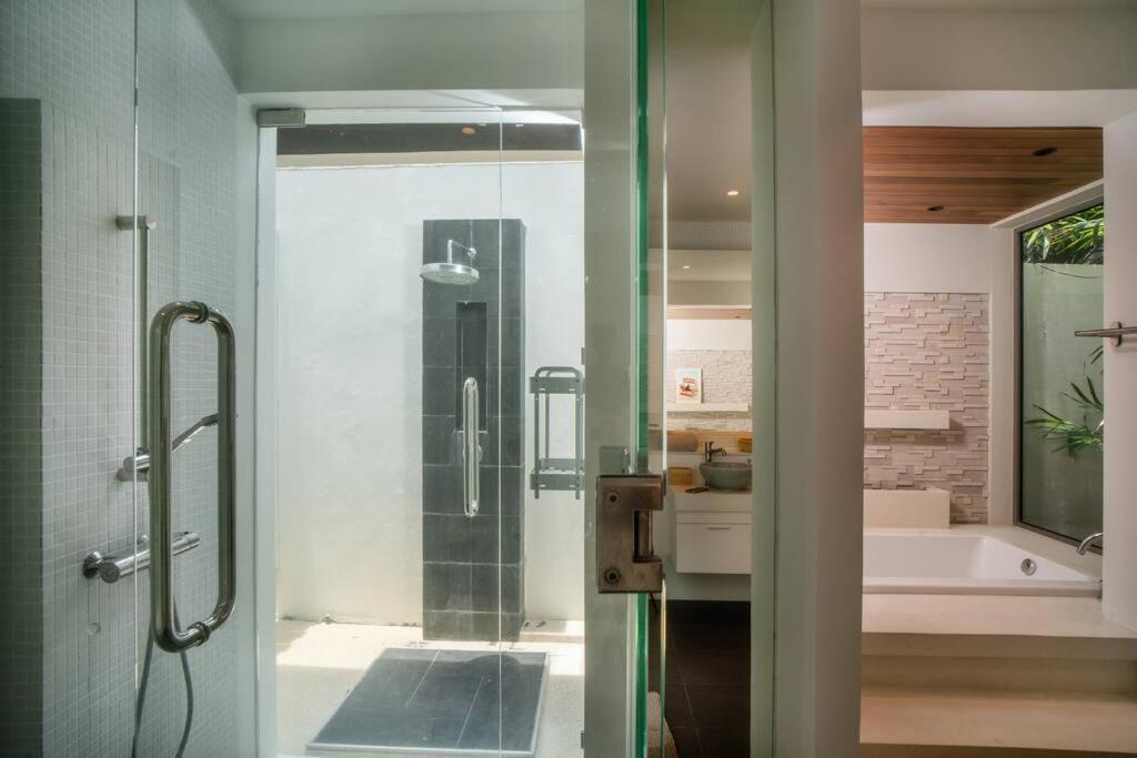 Modern Tranquillity Pool Villa, Layan