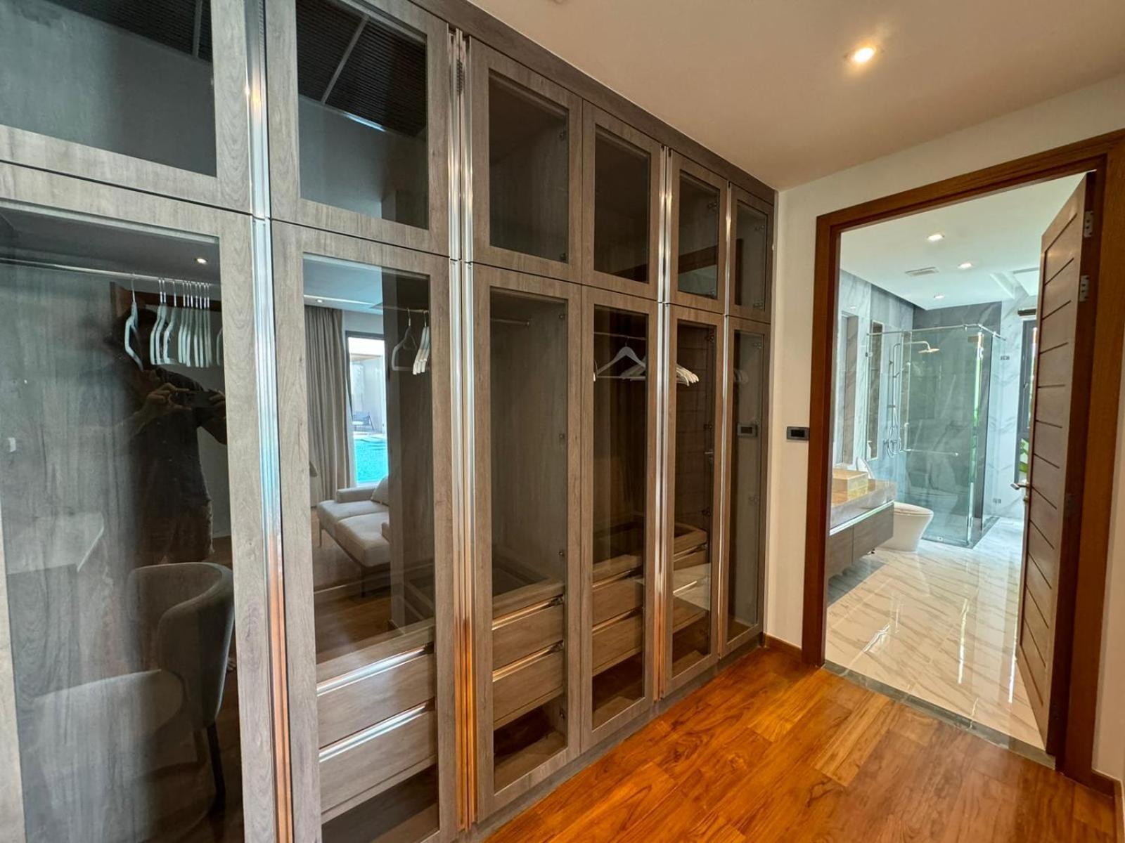 Luxury Breeze With Private Pool & Maid Villa