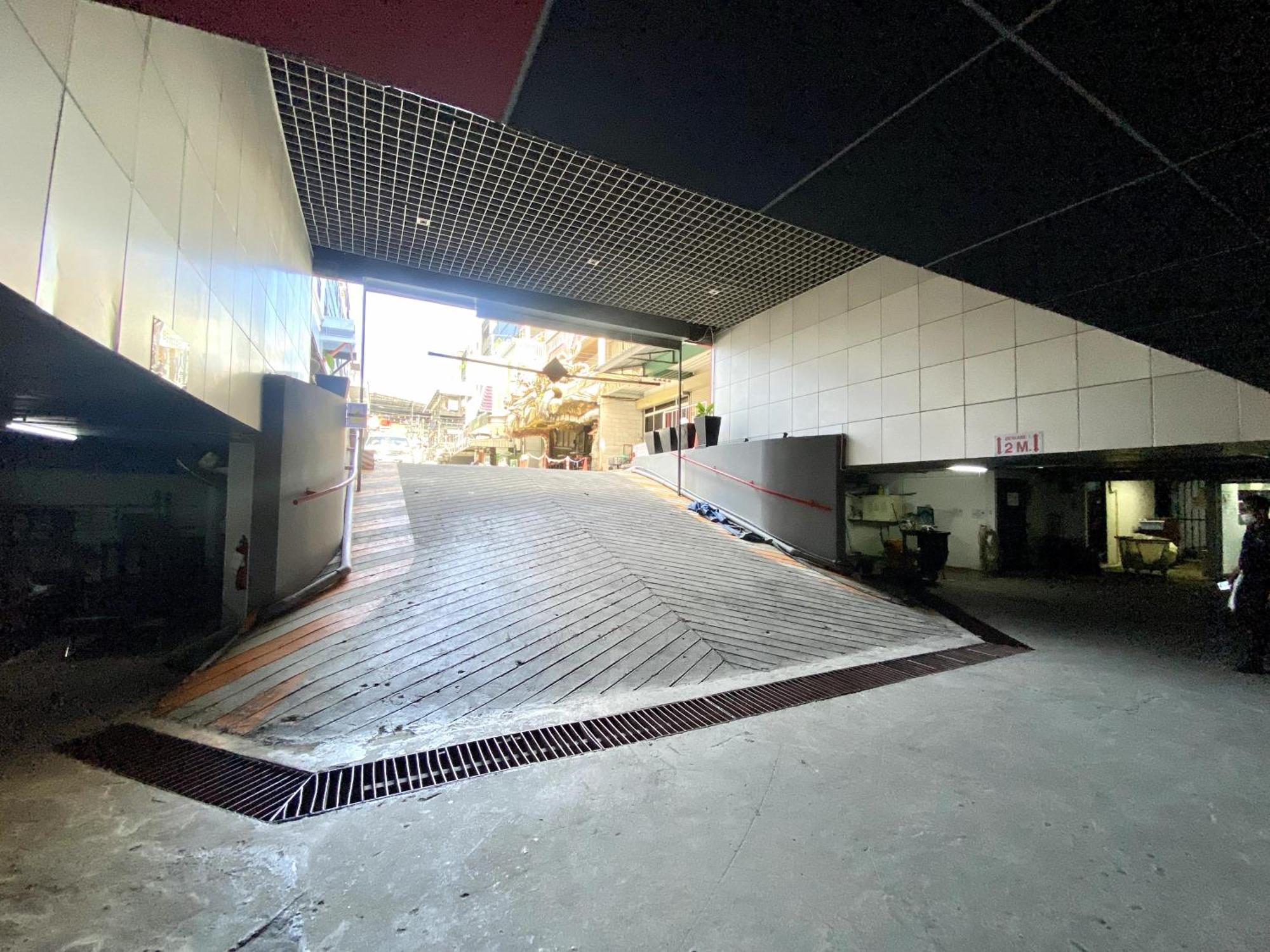 - - Absolute Bangla Unit Apartment Patong