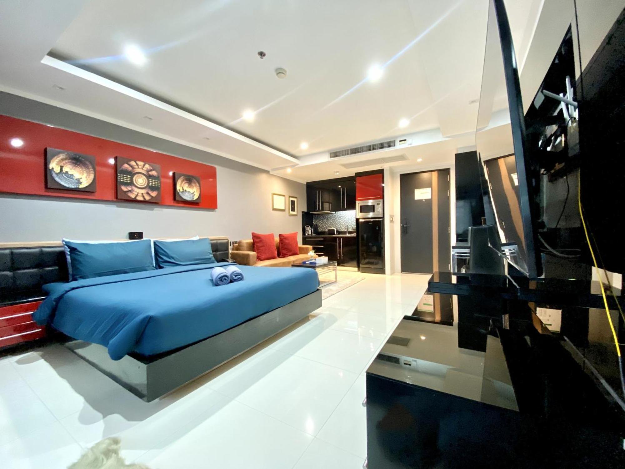 - - Absolute Bangla Unit Apartment Patong