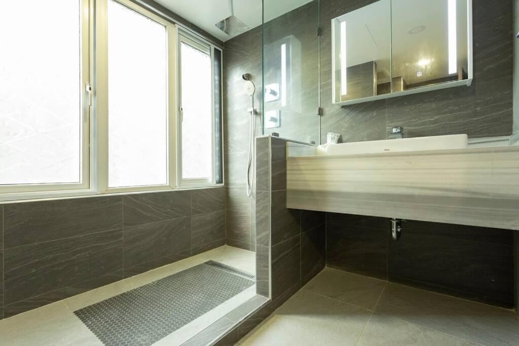 Apartment 2br Is 500 Metres Away C133 Nai Harn