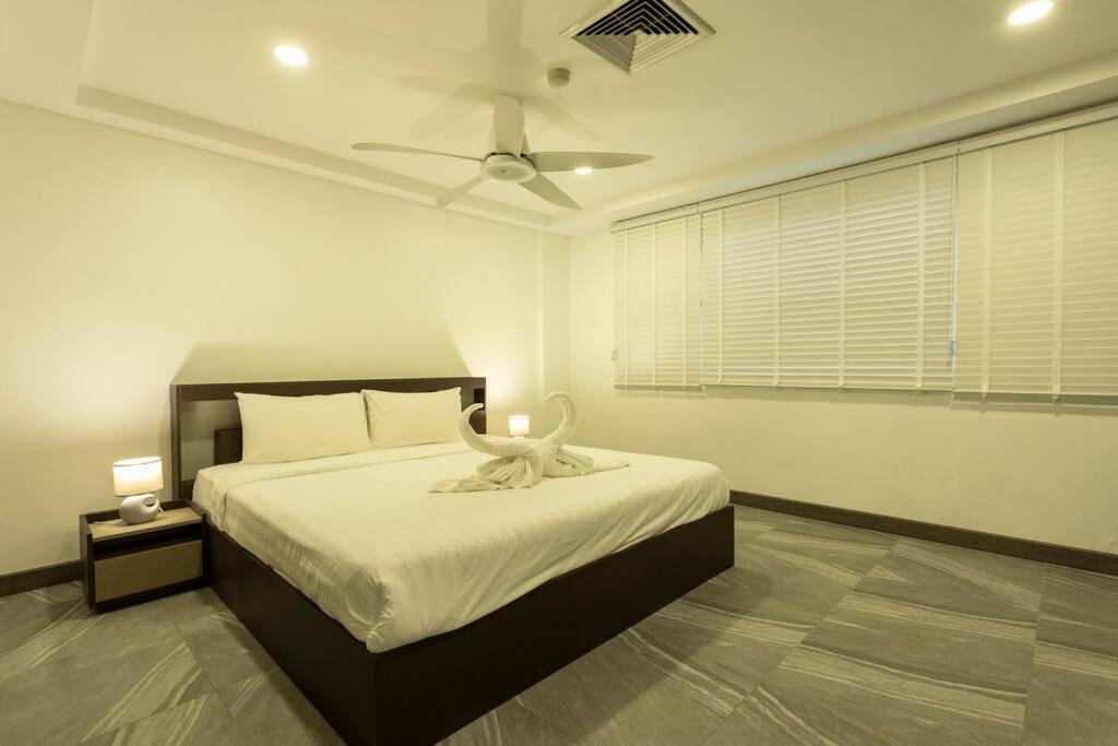 2br Is 500 Metres Away C133