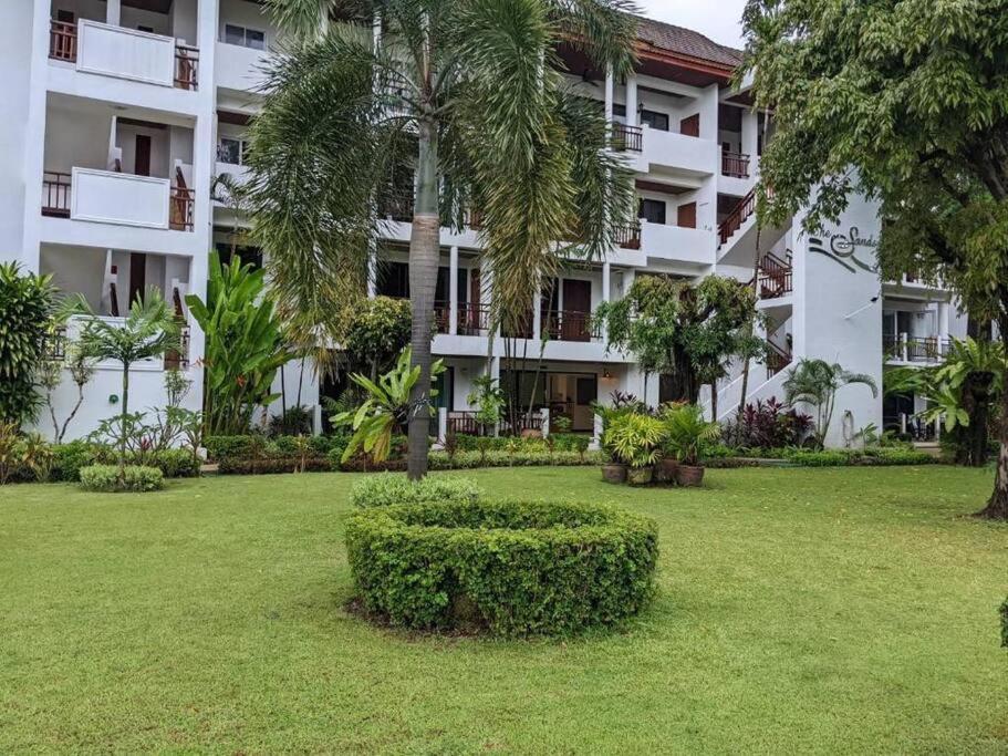 Apartment 2br Is 500 Metres Away C133 *