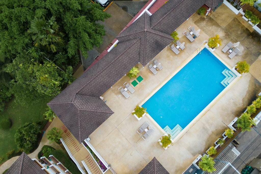 Apartment 2br Is 500 Metres Away C133 *