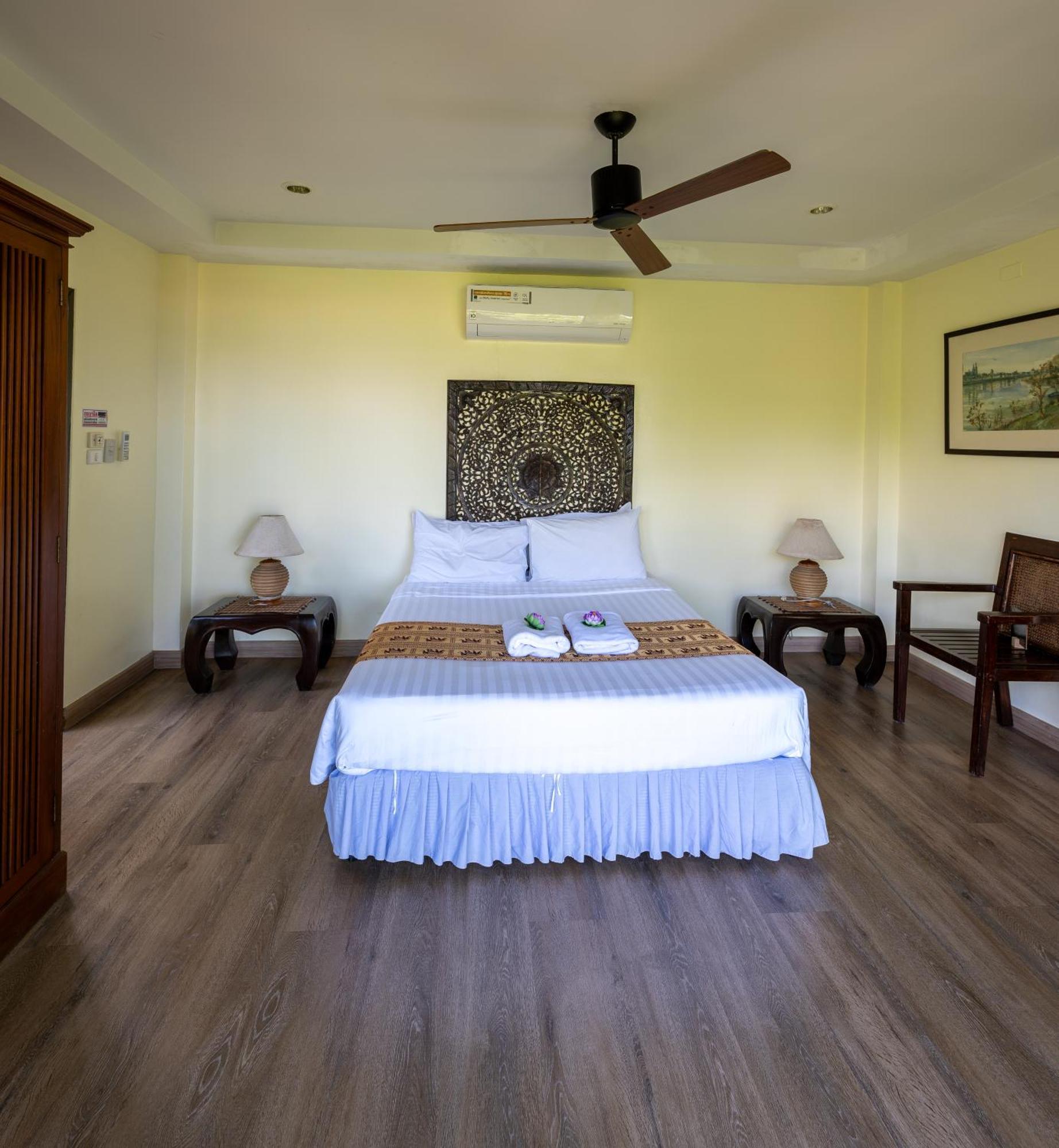 Baiyok Seaview And Edge Pool Villa