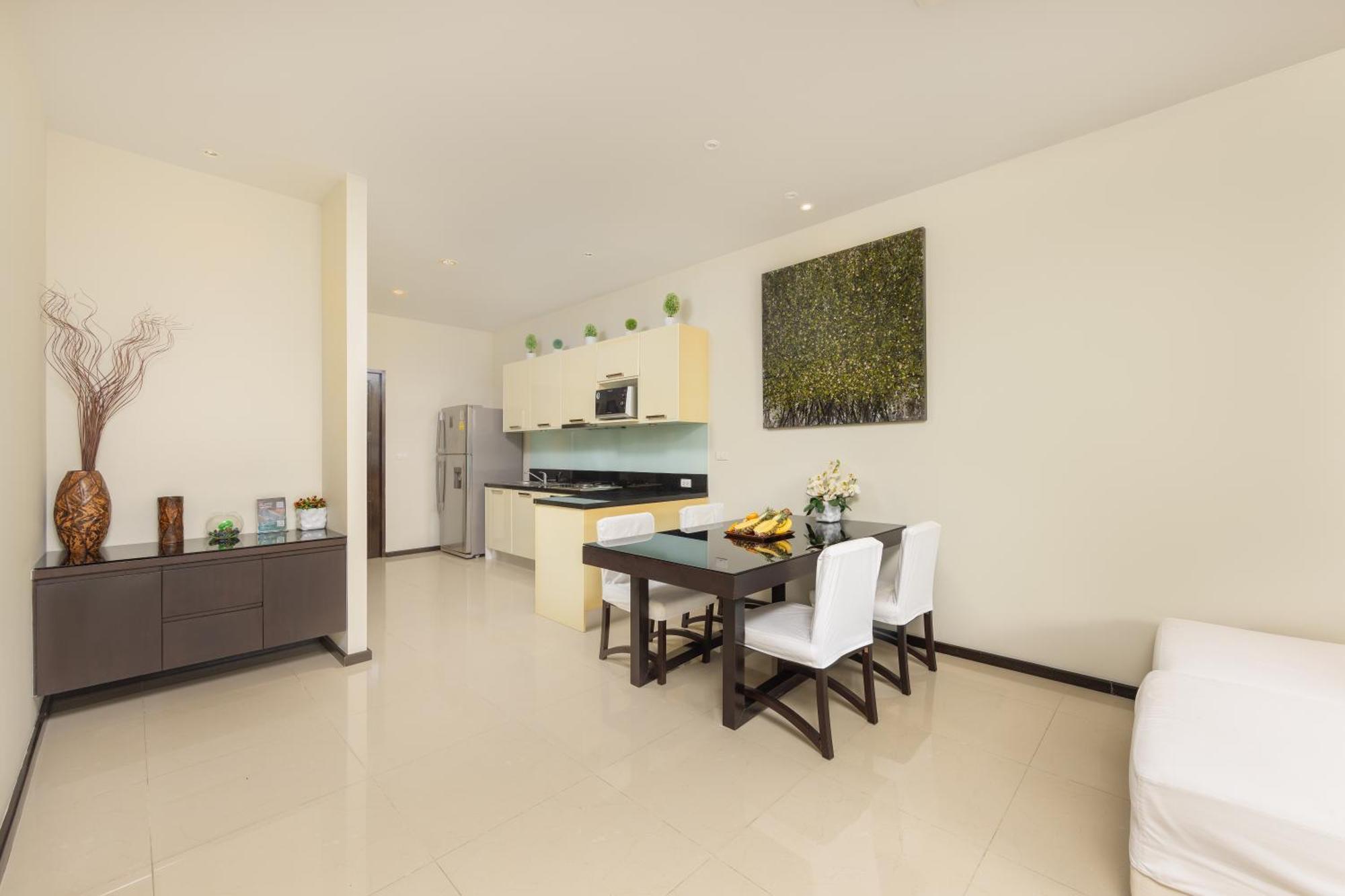 Hahana | 3 Bedroom Private Pool In Popular Kokyang Estate | 3 Min To Naiharn Villa *