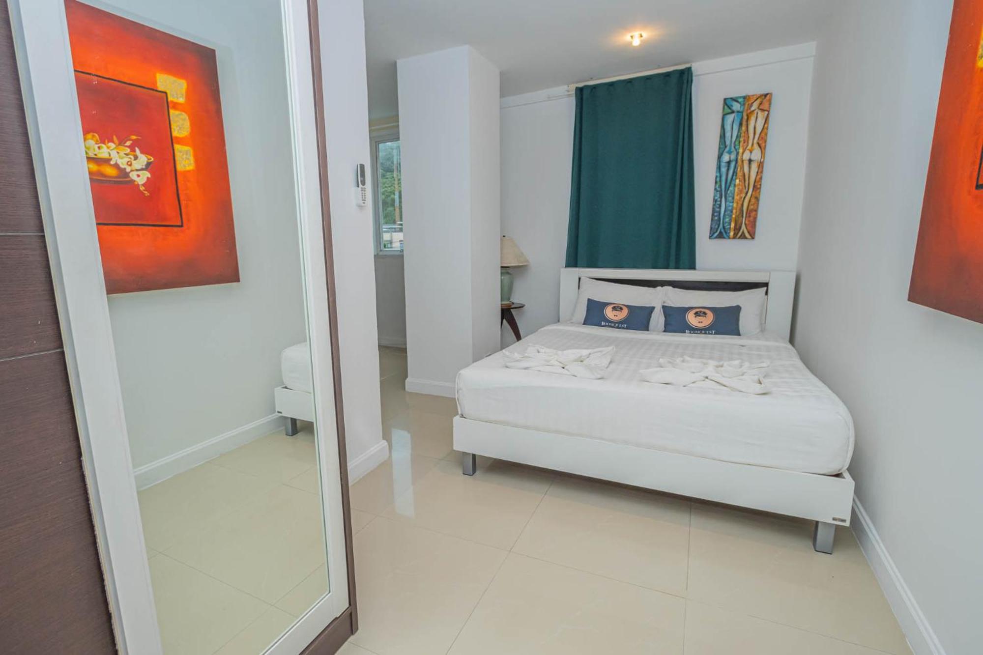 Hotel Utopia Kata By Roomquest