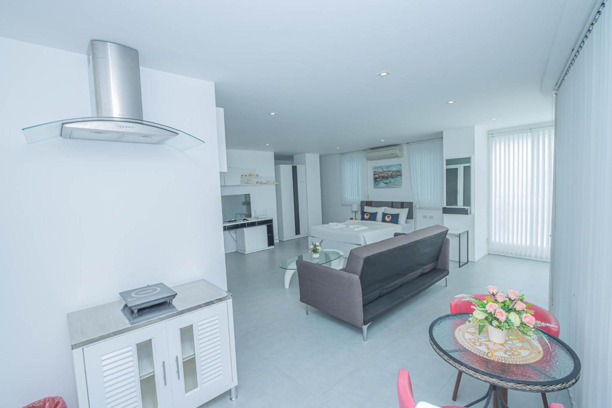 Hotel Utopia Kata By Roomquest 3*