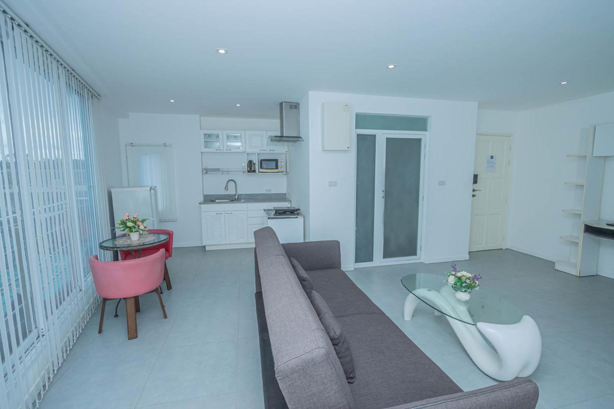 Hotel Utopia Kata By Roomquest Phuket
