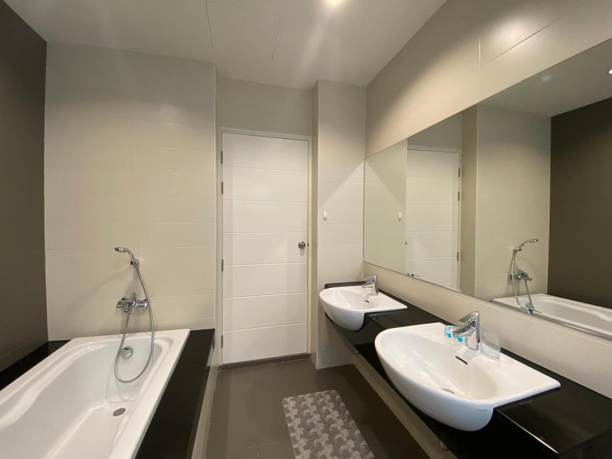 2 Bedroom Seaview By Clavis Apartment *
