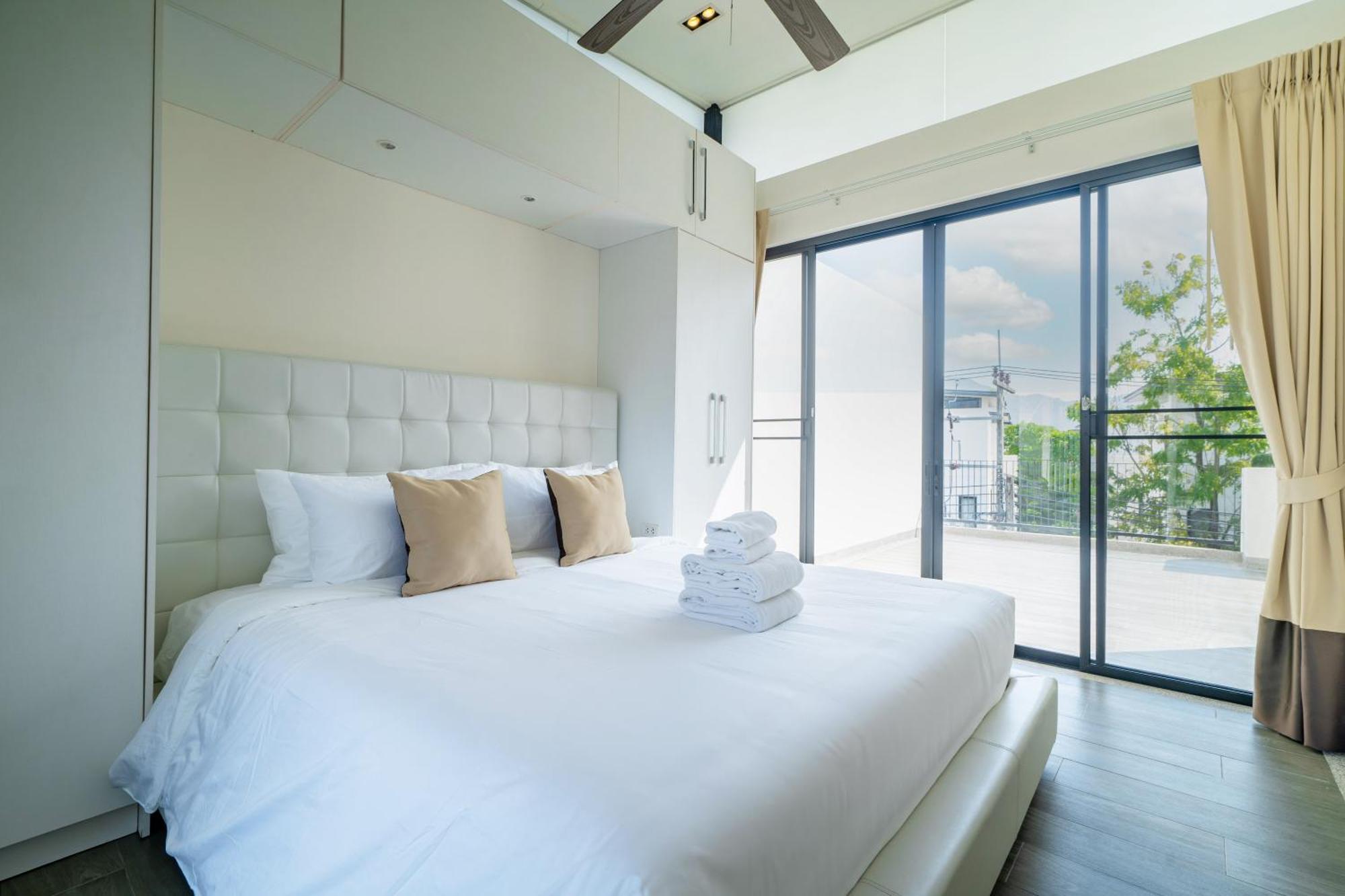 Awesome 3bd Townhouse With A Patio Holiday home Phuket