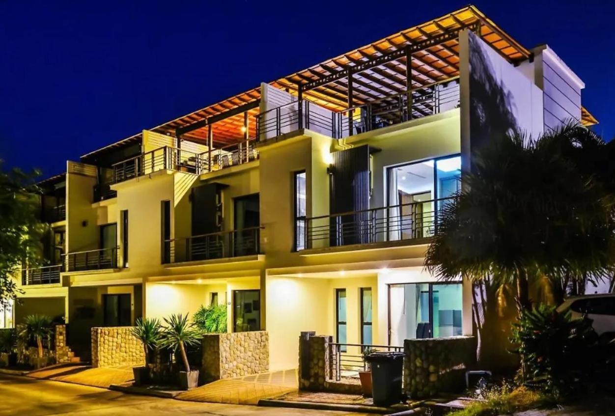 Apartment Townhome With Sea View Terrace & Pool