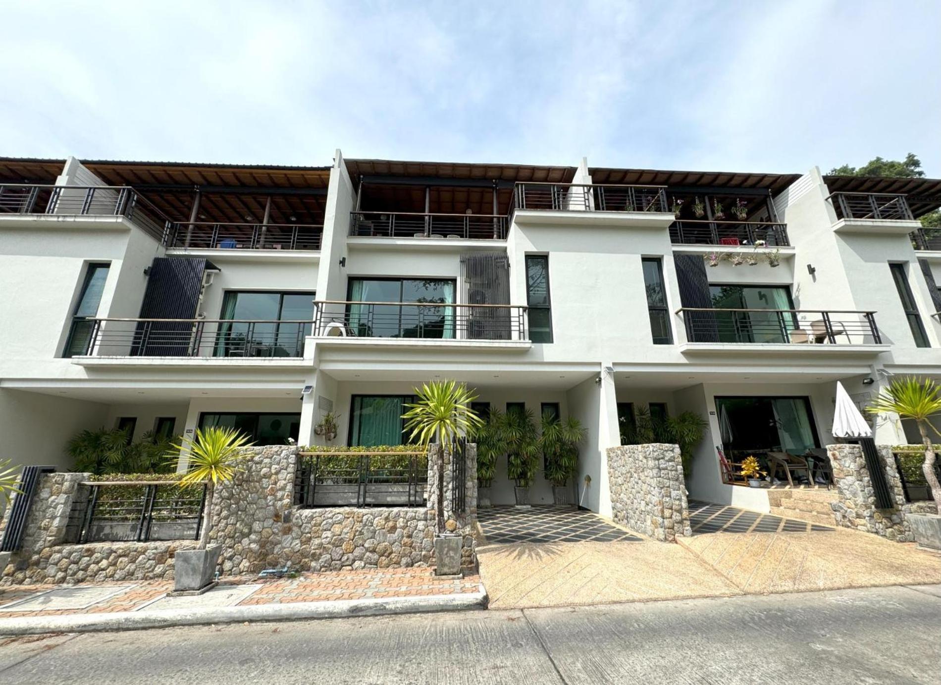 Townhome With Sea View Terrace & Pool Apartment *