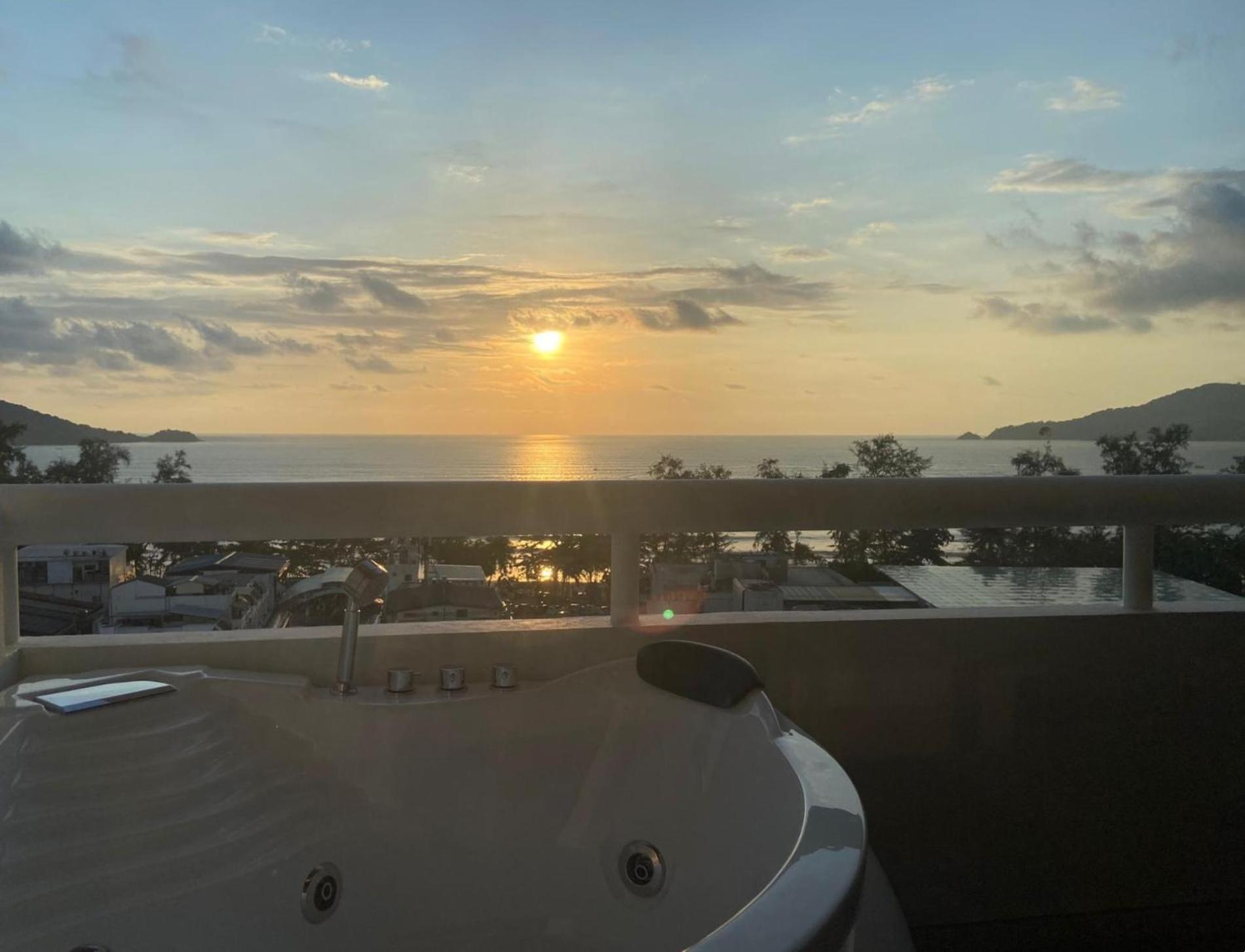 Sea View With Jacuzzi At Tower Apartment