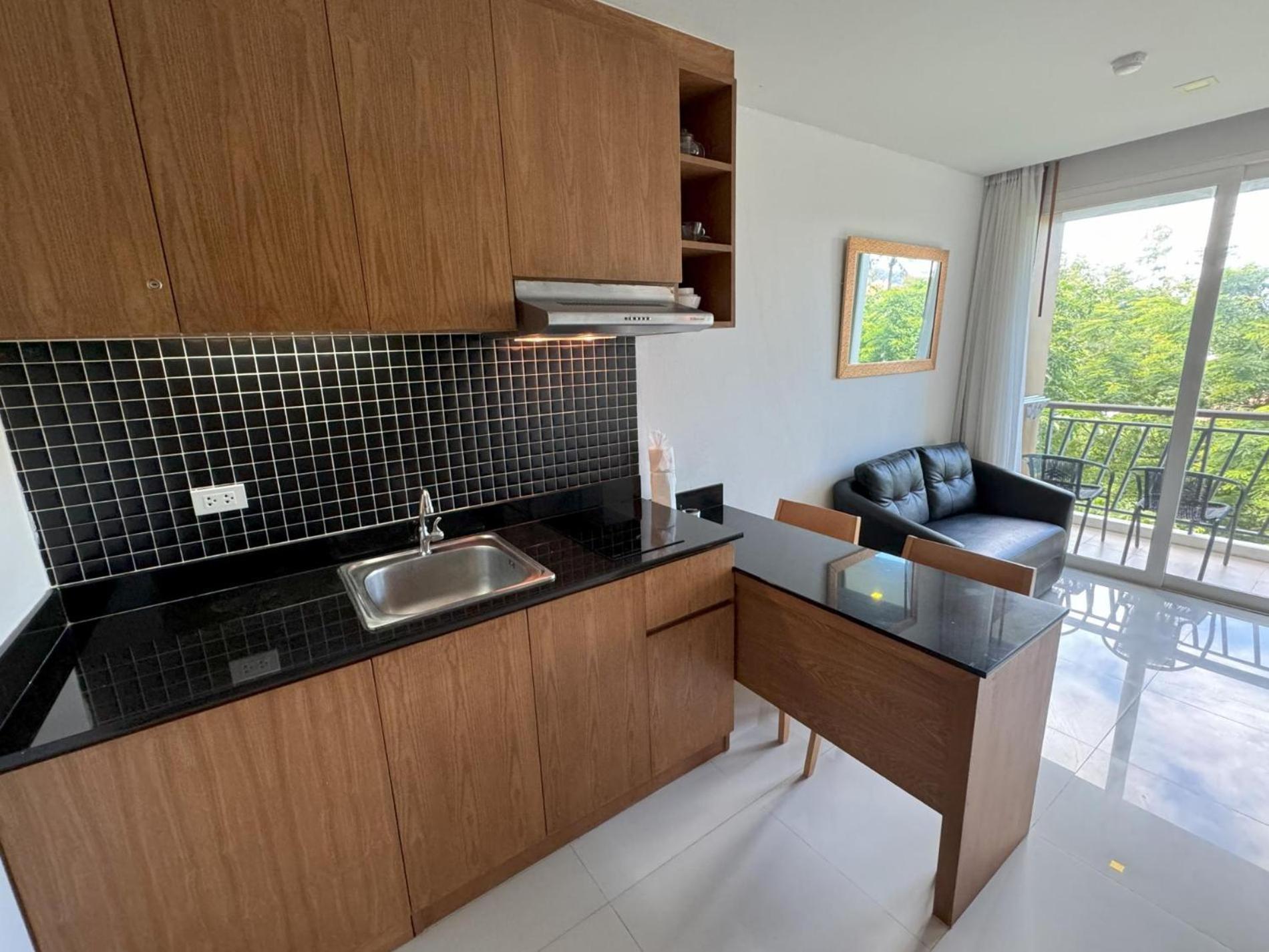 Cozy At Peaceful Rawai Apartment