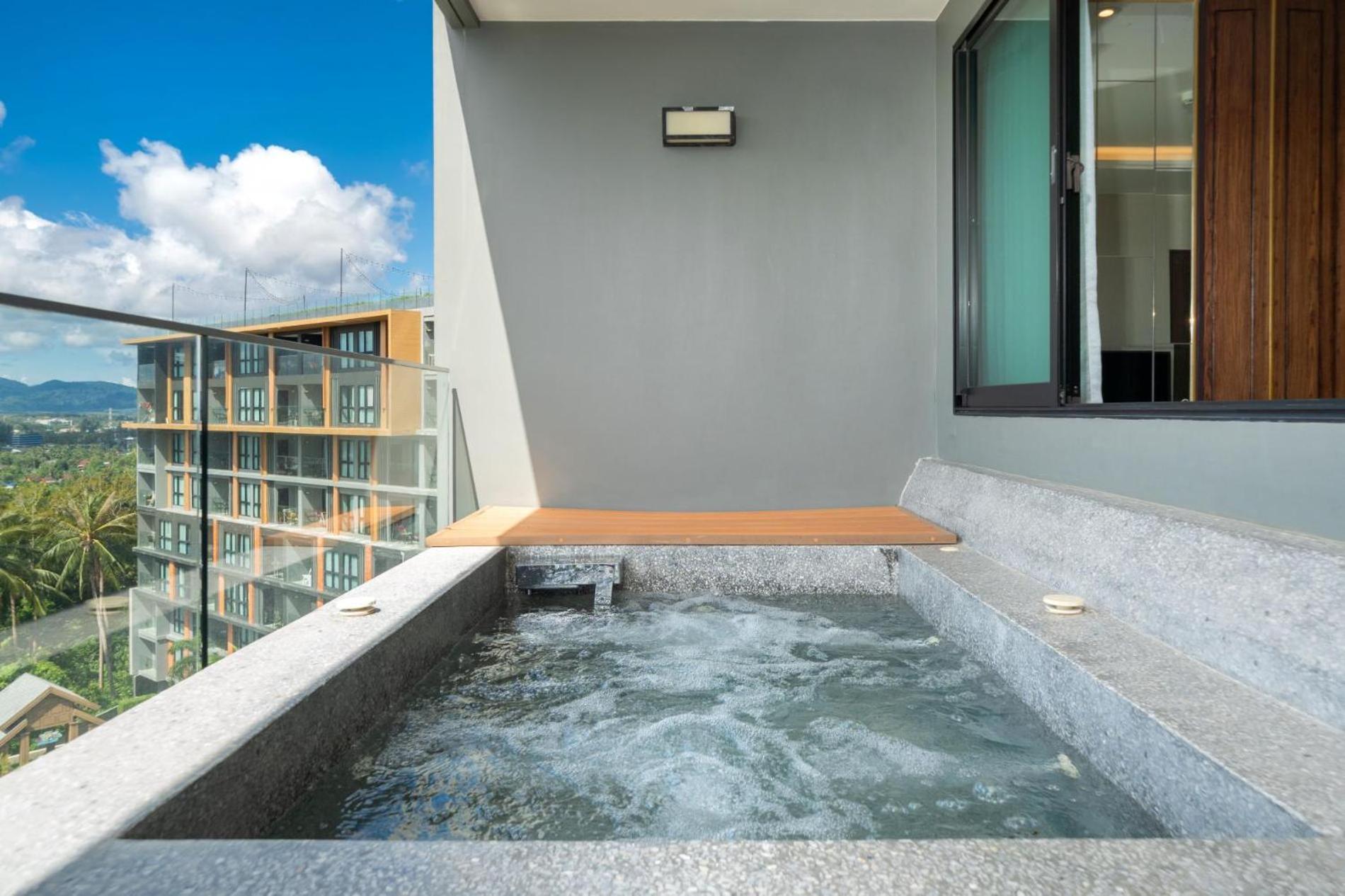 Surin With Sea View & Jacuzzi Apartment *