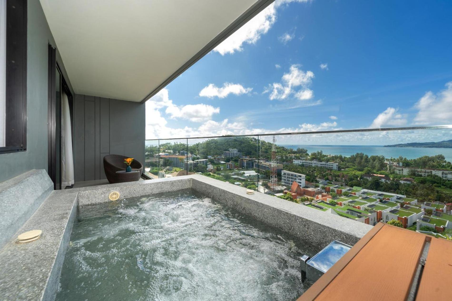 Apartment Surin With Sea View & Jacuzzi