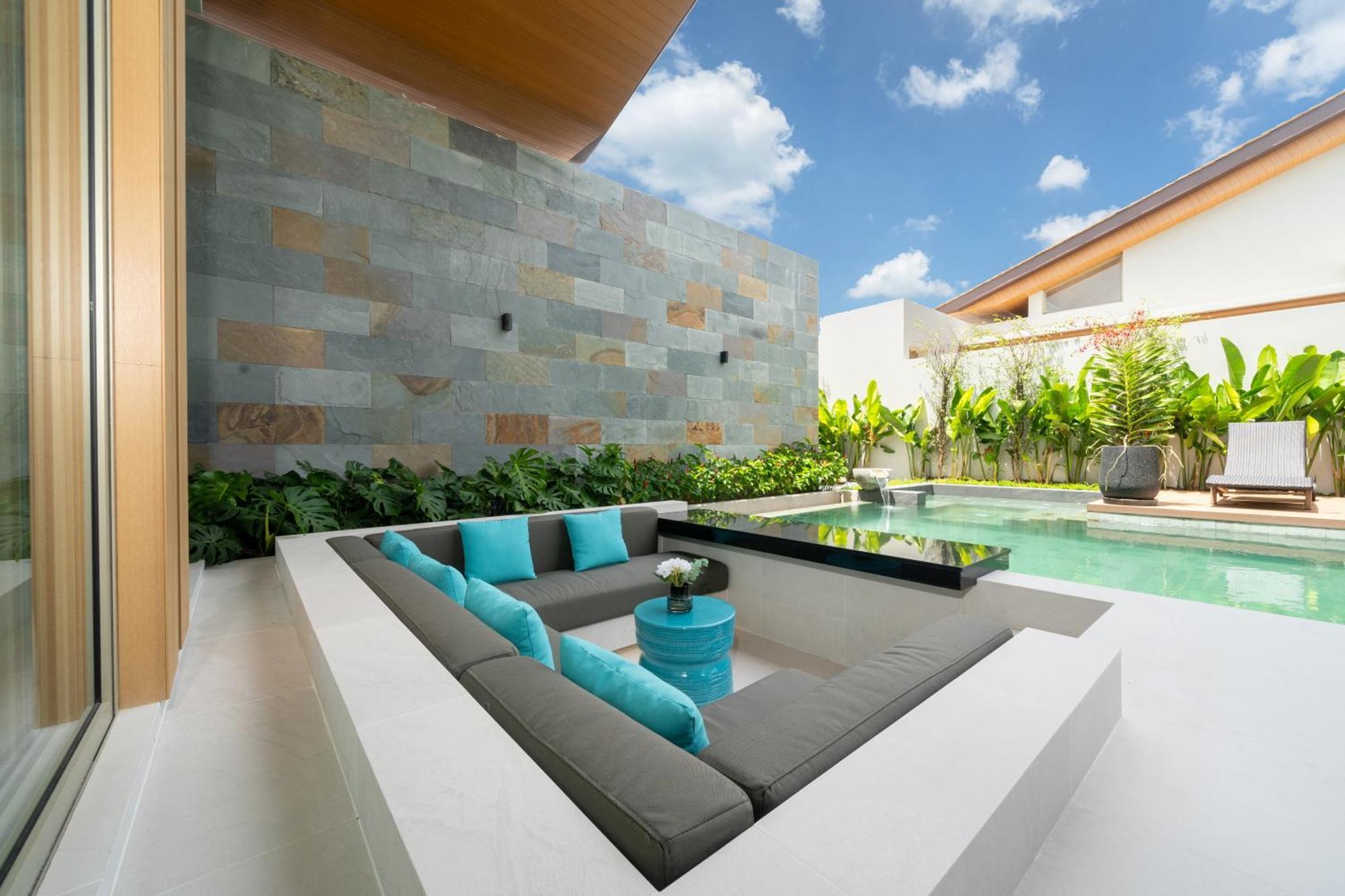 Private Swimming Pool And Garden