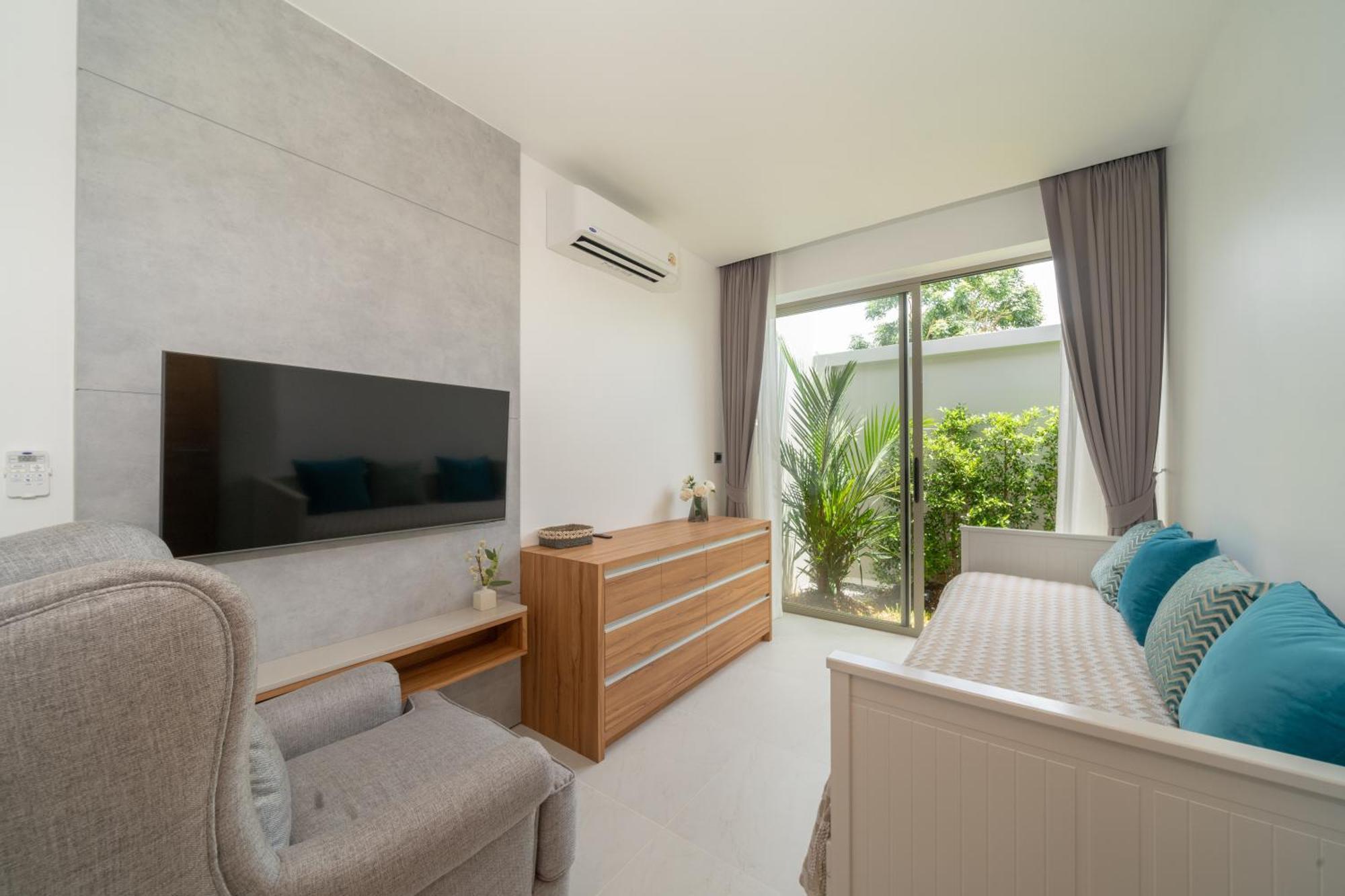 Private Swimming Pool And Garden Villa Phuket