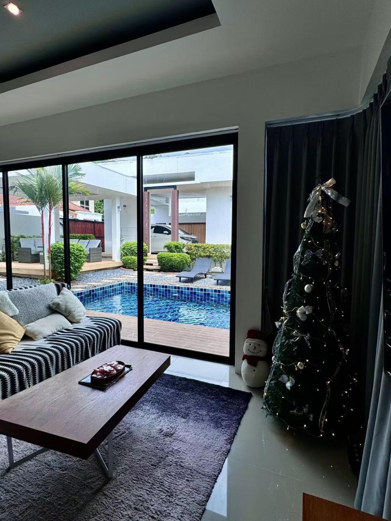 Villa Funtime Pool