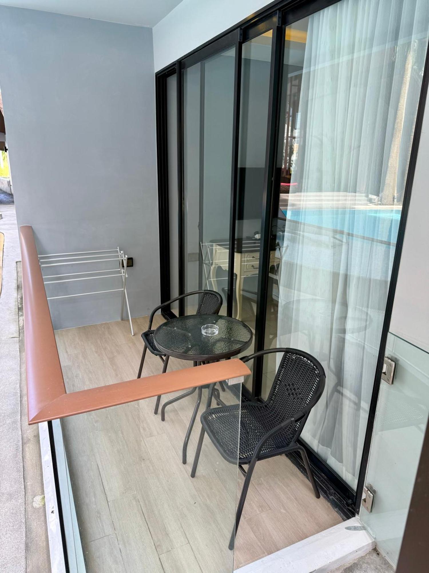 Poolside 1 Bedroom, 10 Mins Walk To Apartment Surin Beach (Phuket)