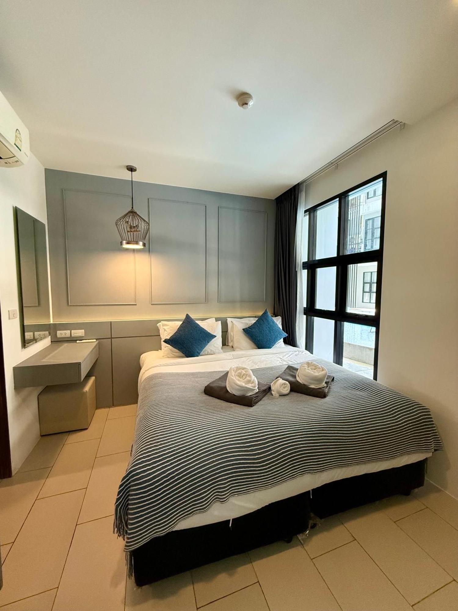 Apartment Poolside 1 Bedroom, 10 Mins Walk To Surin Beach (Phuket)