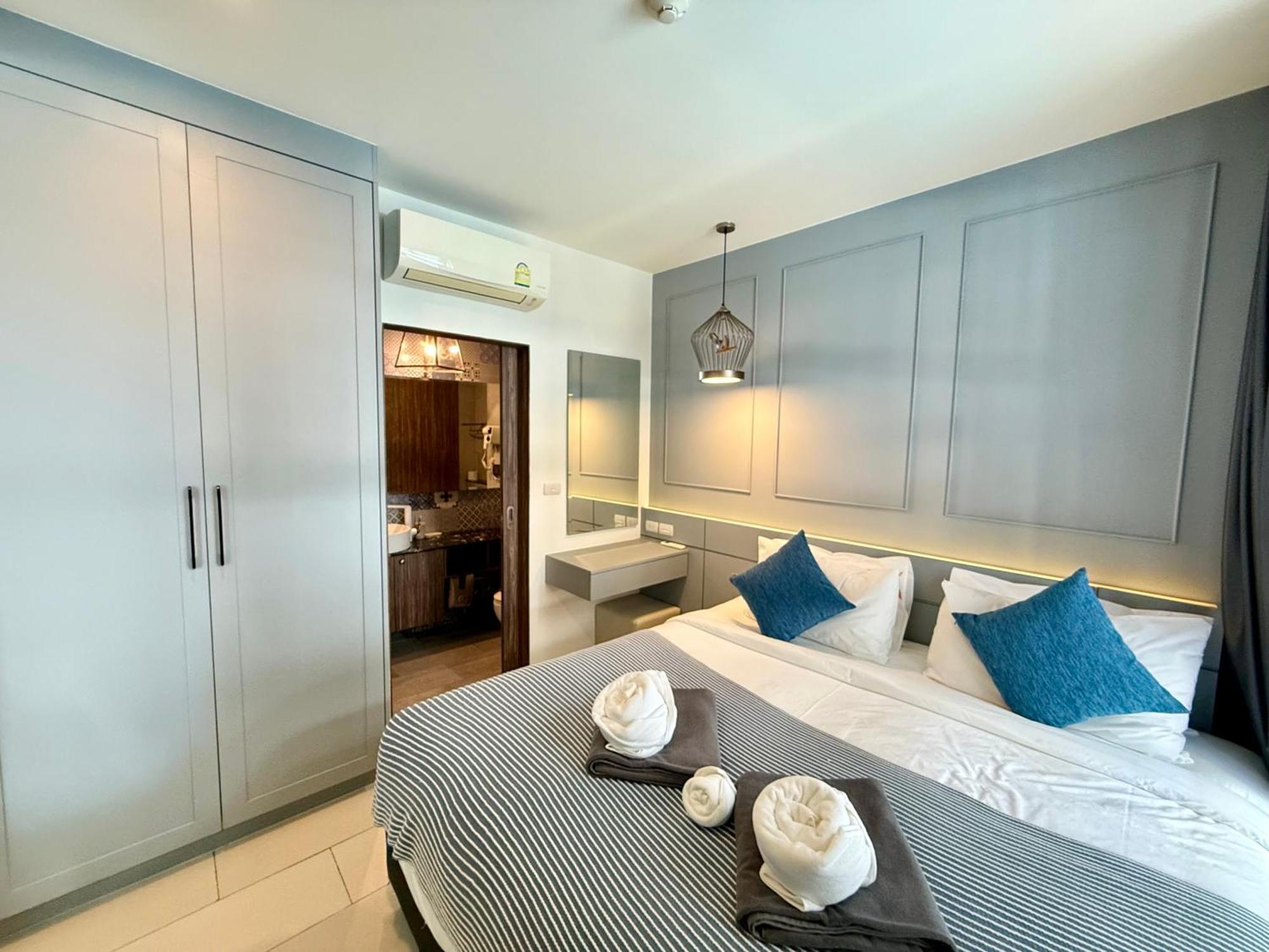 Poolside 1 Bedroom, 10 Mins Walk To * Surin Beach (Phuket)