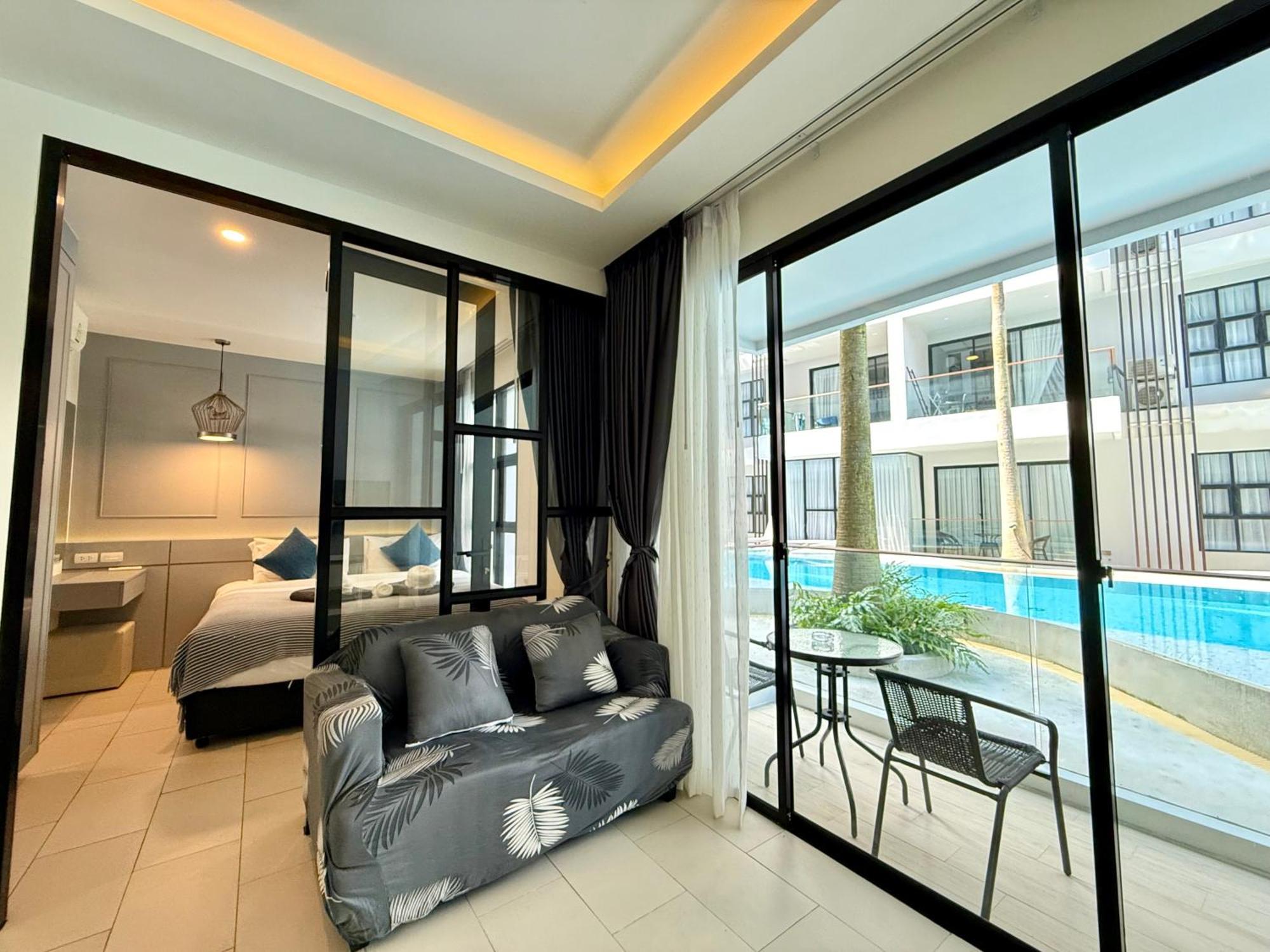 Poolside 1 Bedroom, 10 Mins Walk To Apartment *