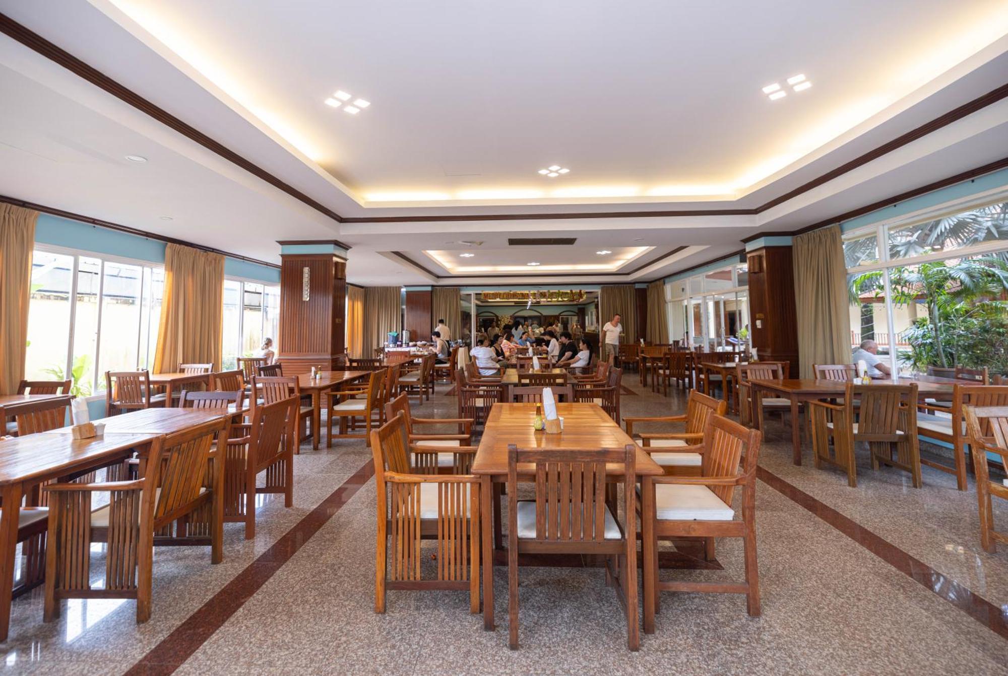 Baumanburi Hotel 4*