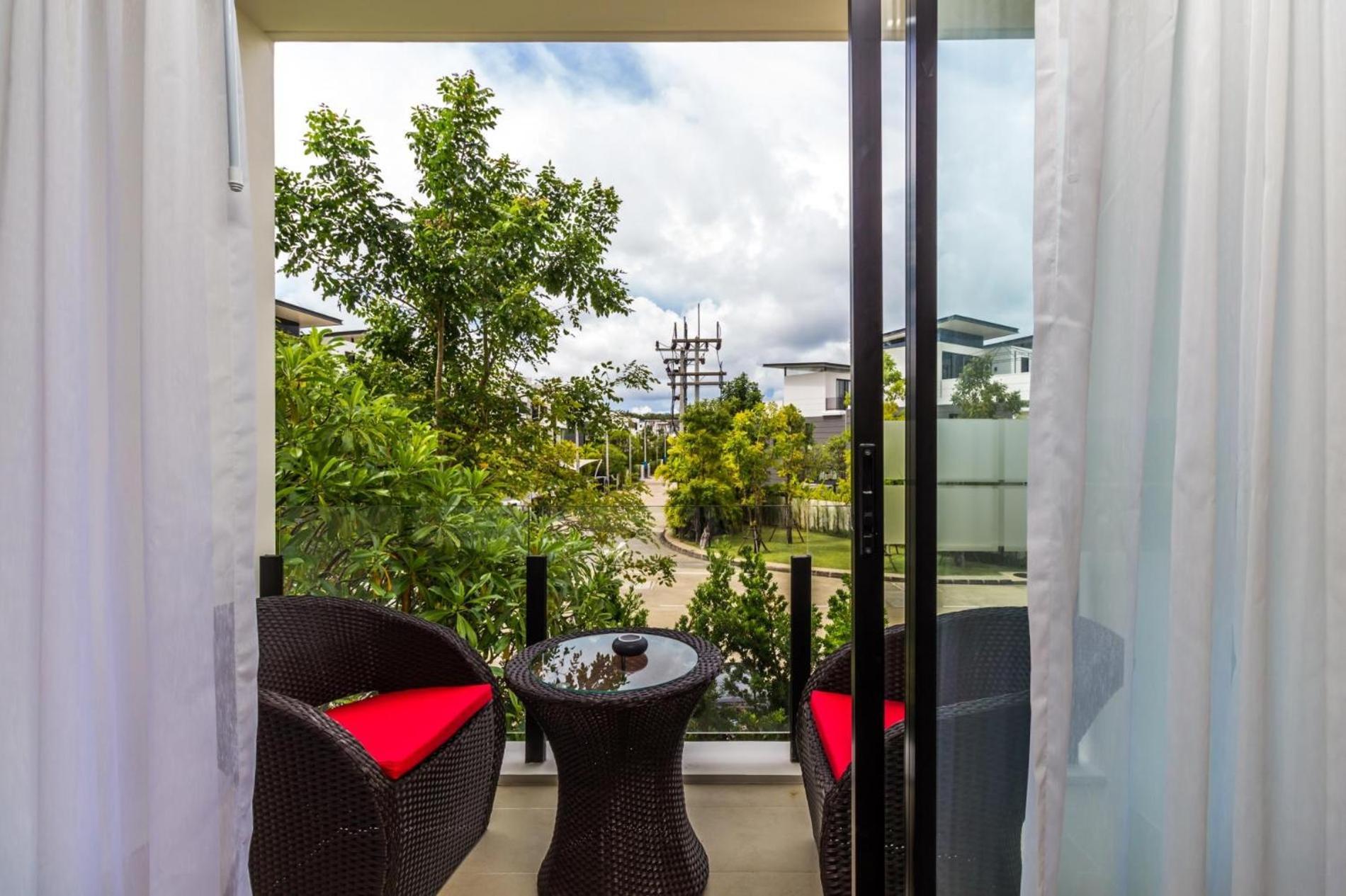Villa Laguna Park With Rooftop Pool By Lofty *