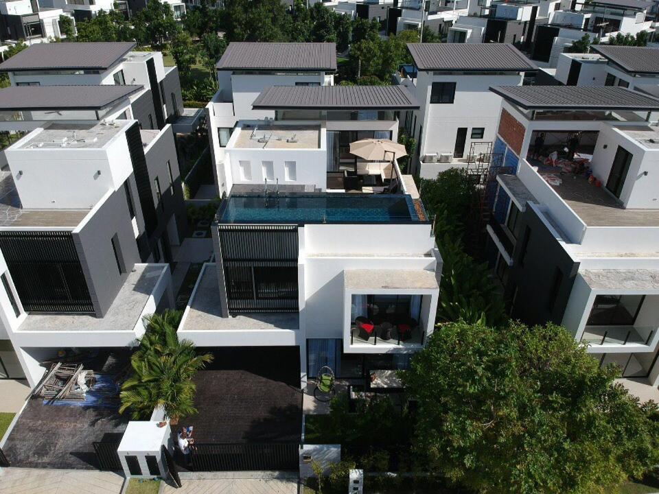 Laguna Park With Rooftop Pool By Lofty *