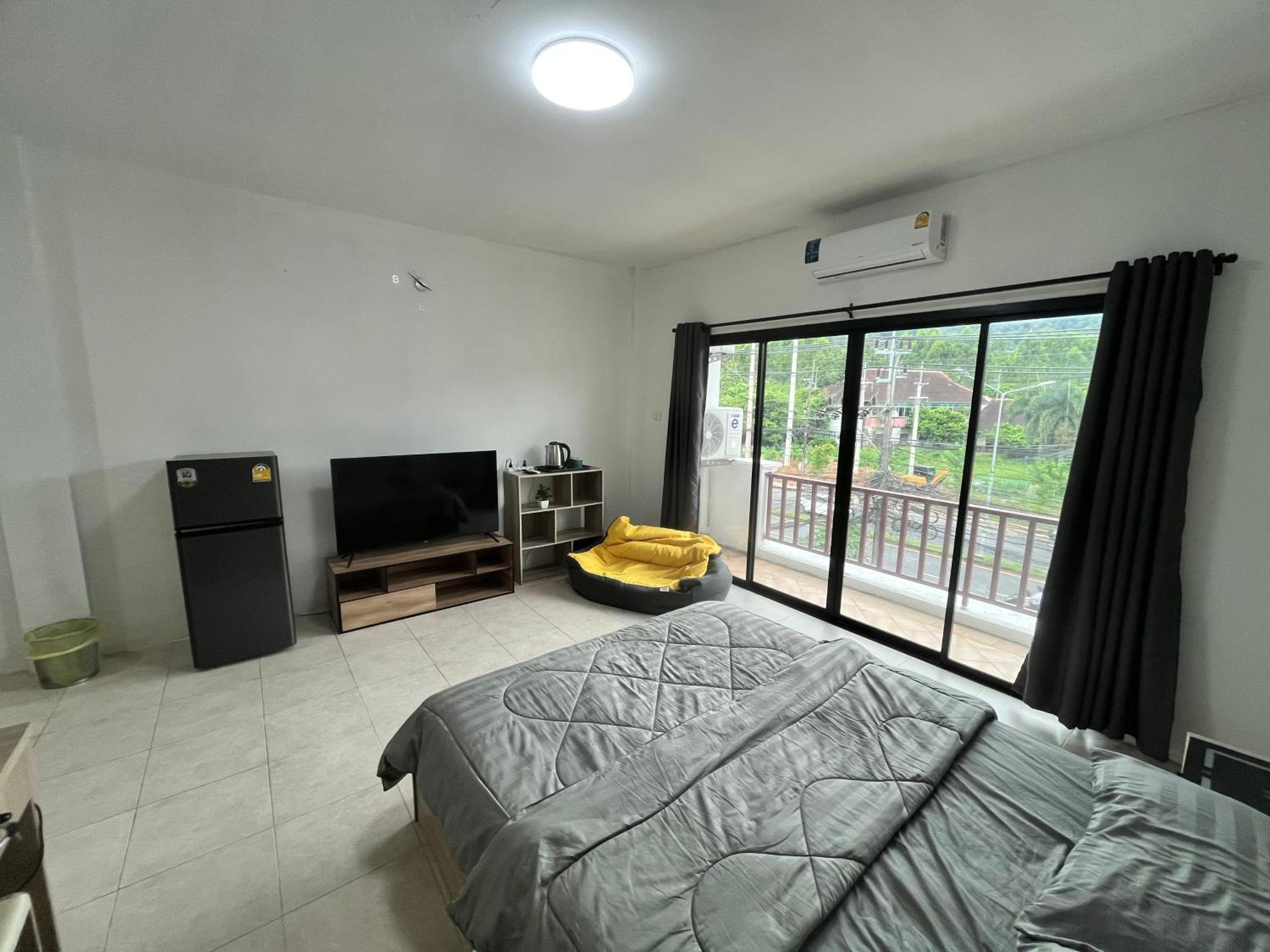 Apartment 84 Bar &