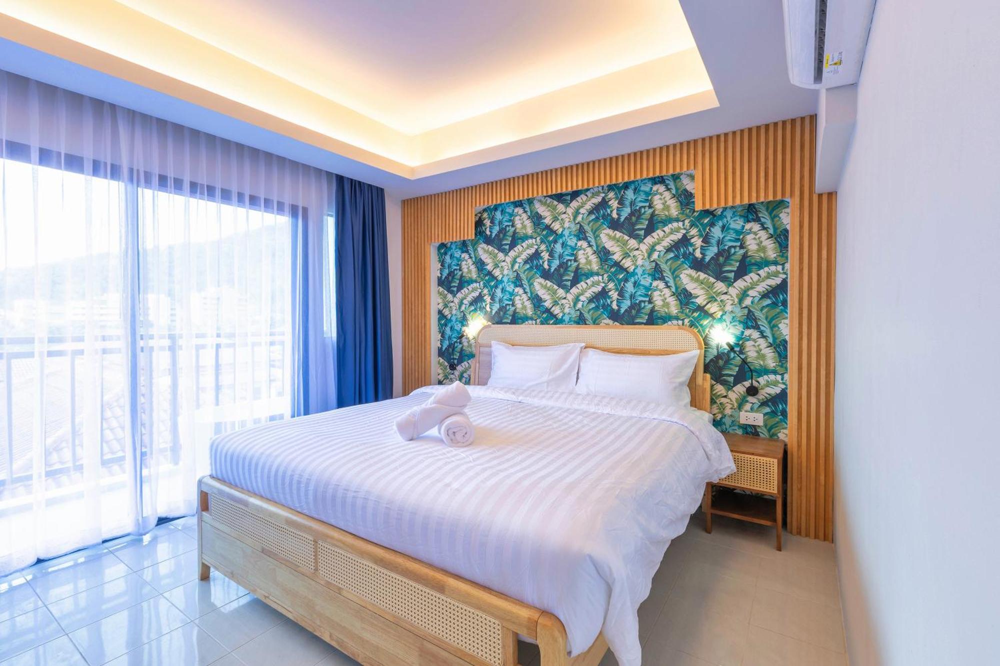 Mellow Poshtel -