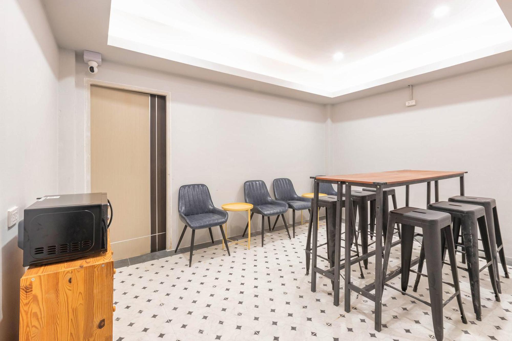 Mellow Poshtel - Hostel