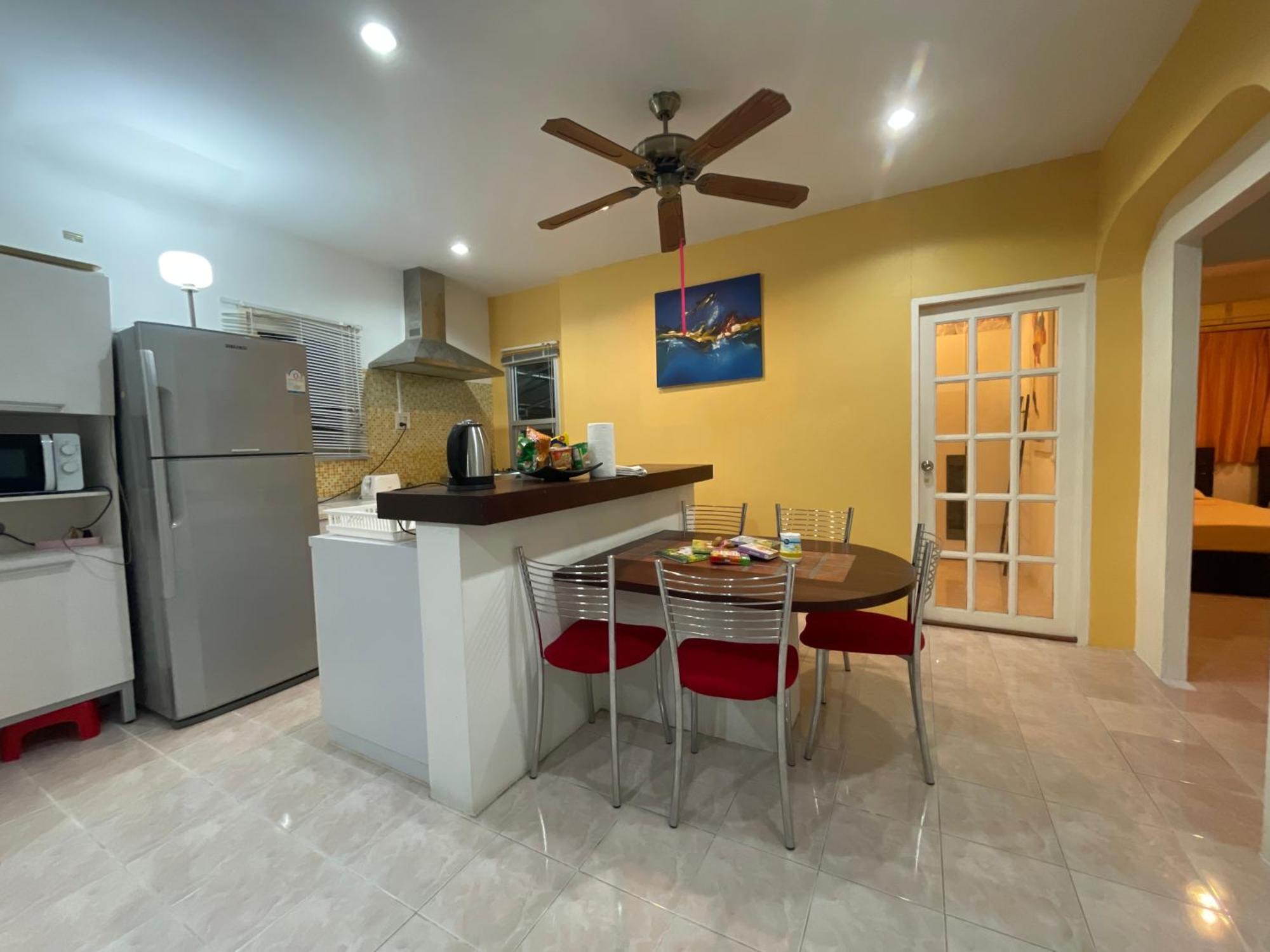 3 Bedrooms Semi-detached With Pool Near *