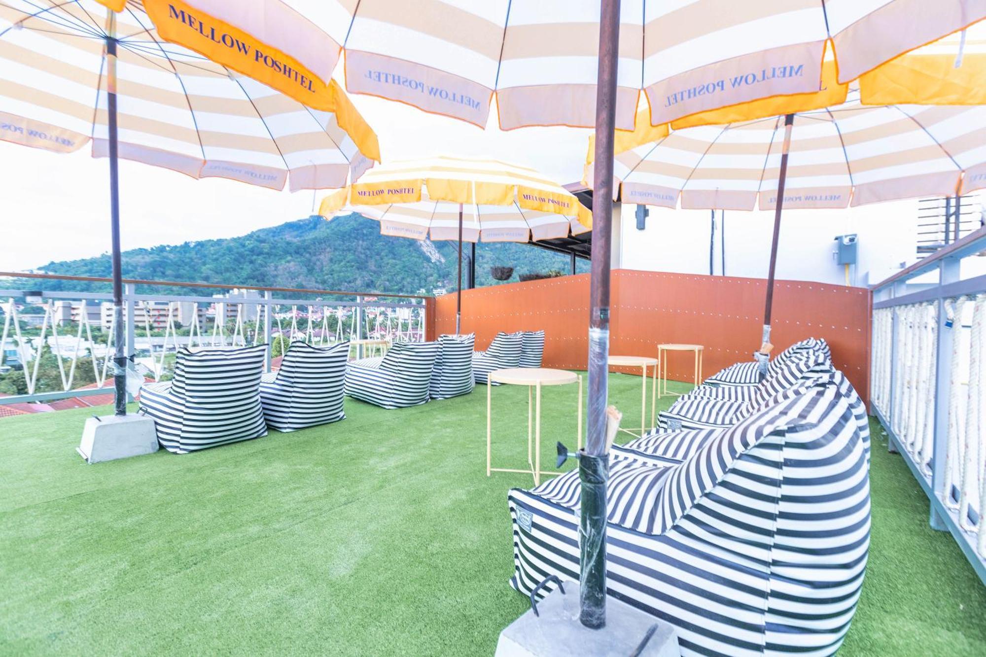Mellow Poshtel -