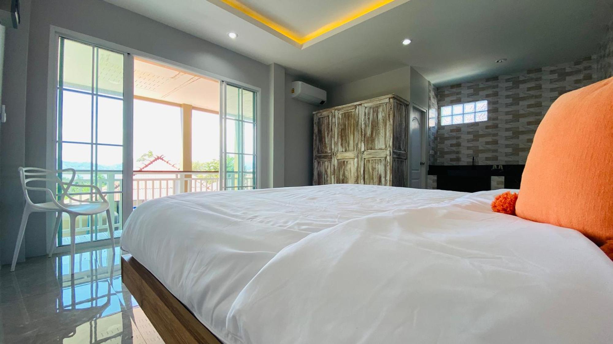 Ocean Bliss House, 6 Bedrooms Phuket